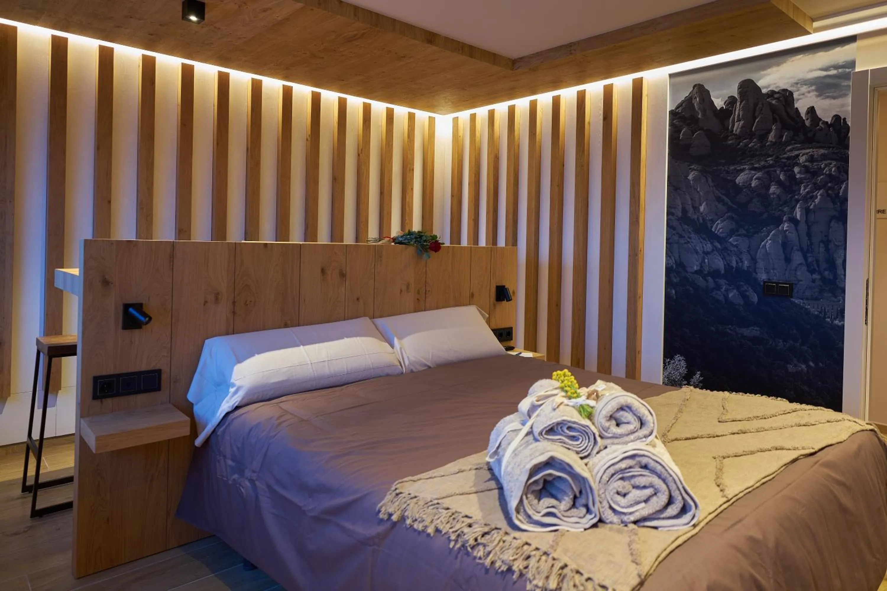 Bed in HOTEL LA CABANA BERGA