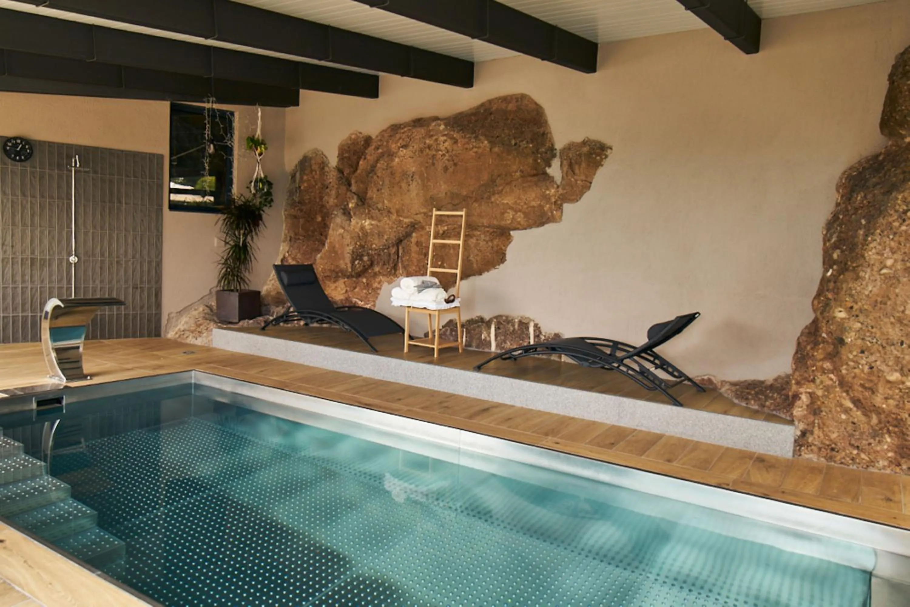 Swimming pool in HOTEL LA CABANA BERGA