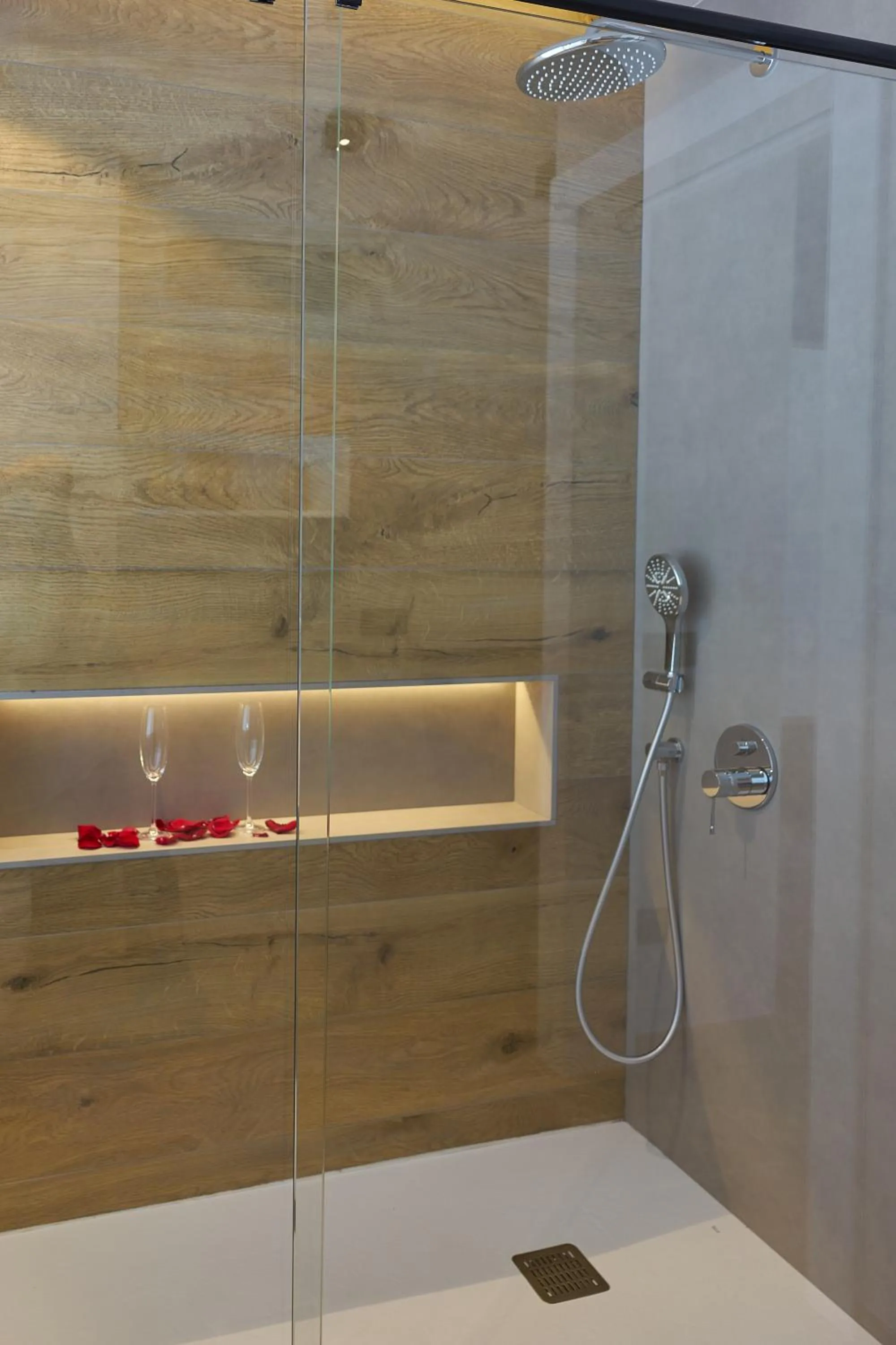 Shower in HOTEL LA CABANA BERGA