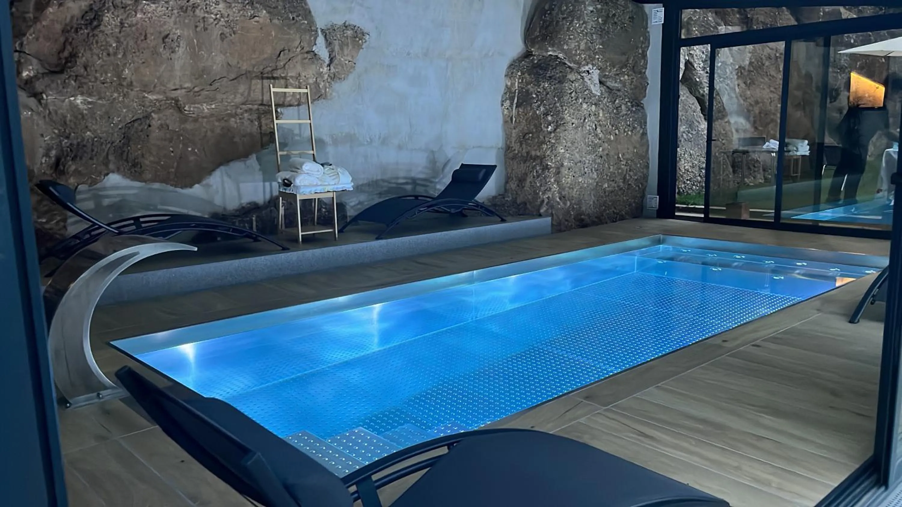 Swimming pool in HOTEL LA CABANA BERGA