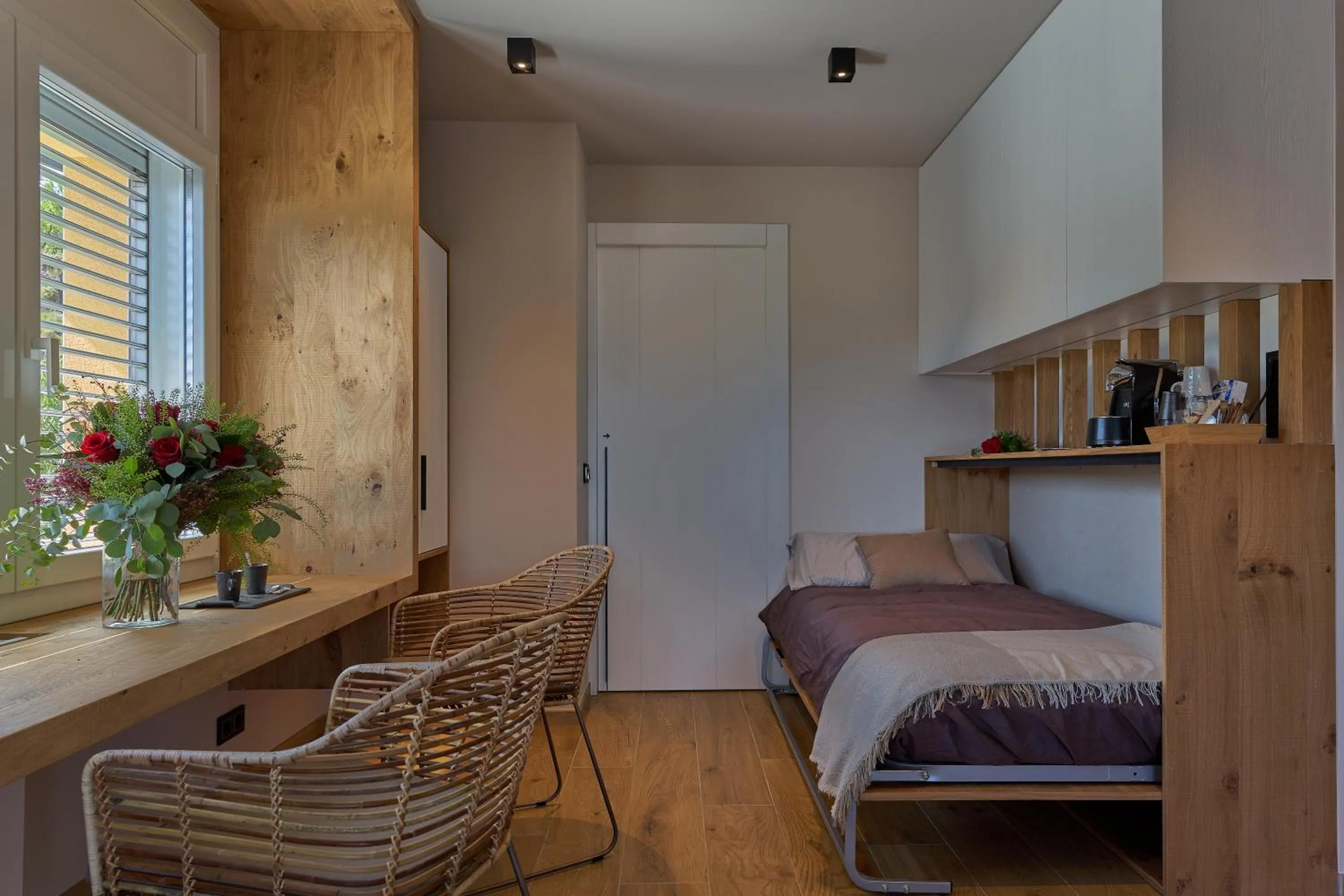 Living room, Bed in HOTEL LA CABANA BERGA