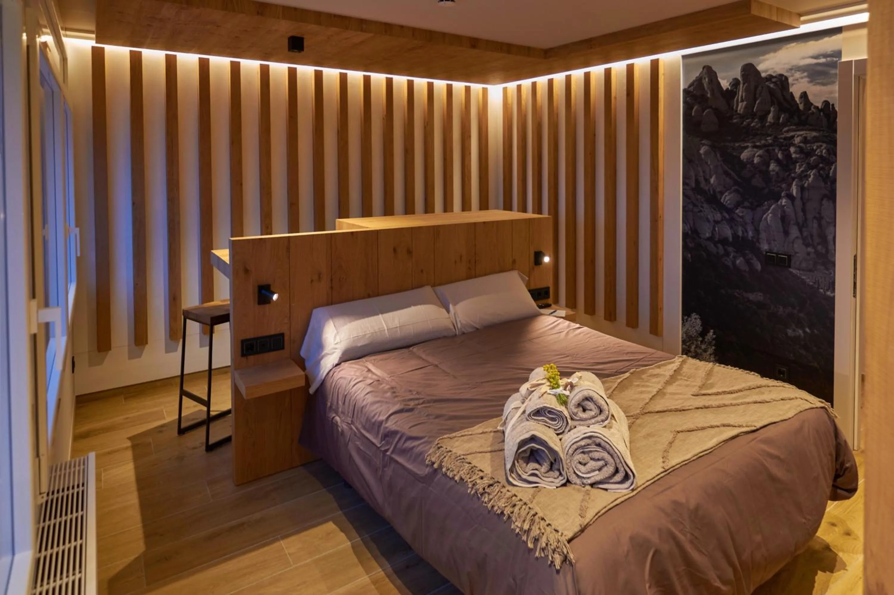 Bedroom, Bed in HOTEL LA CABANA BERGA