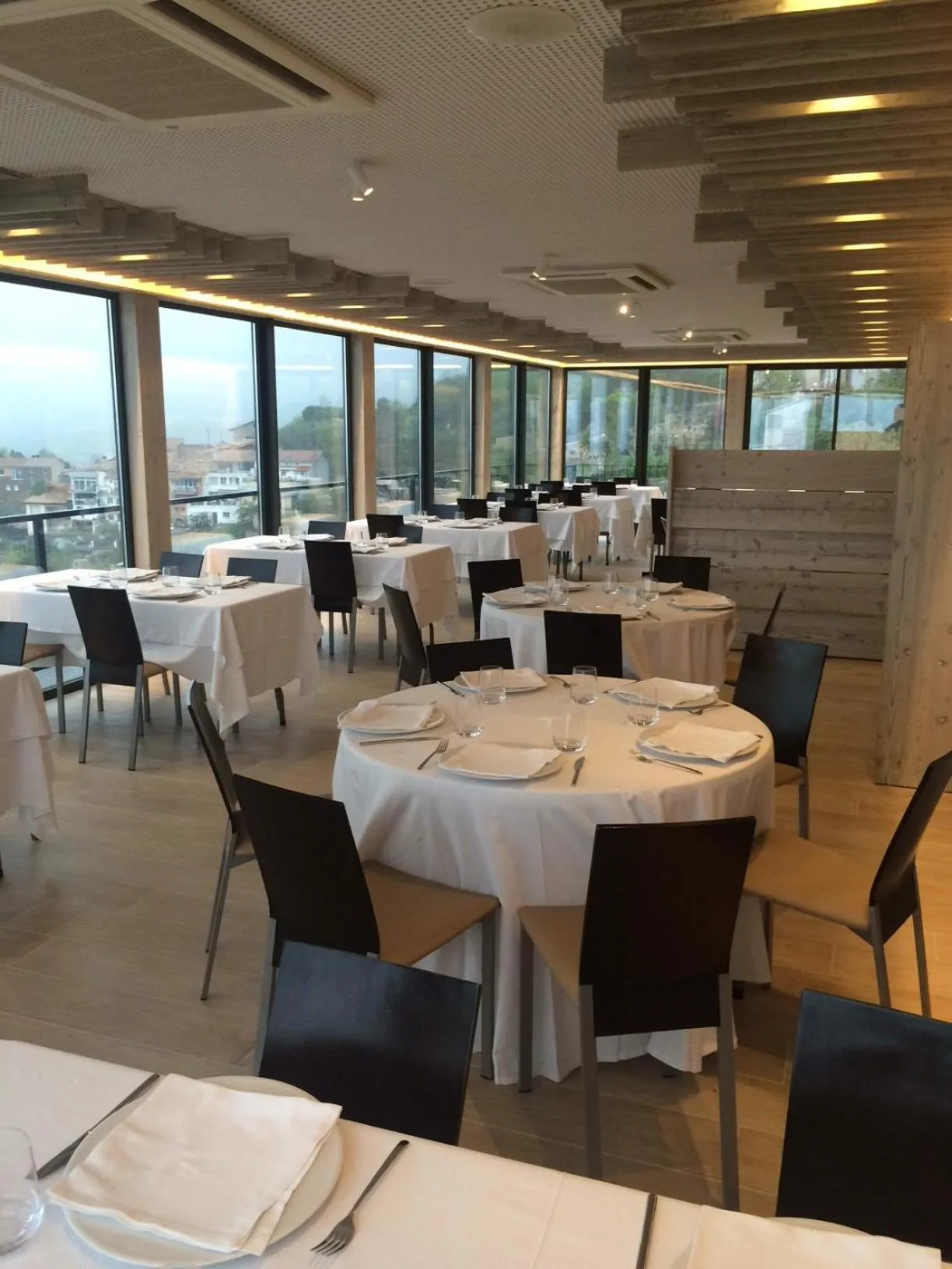 Restaurant/places to eat in HOTEL LA CABANA BERGA