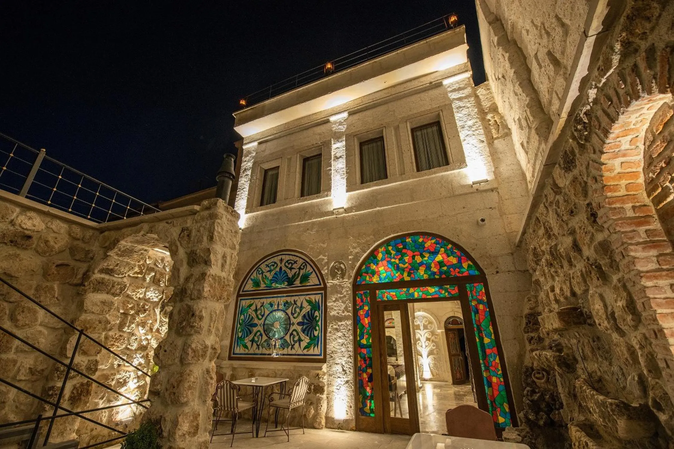 Property building in Foremanson Cave Hotel