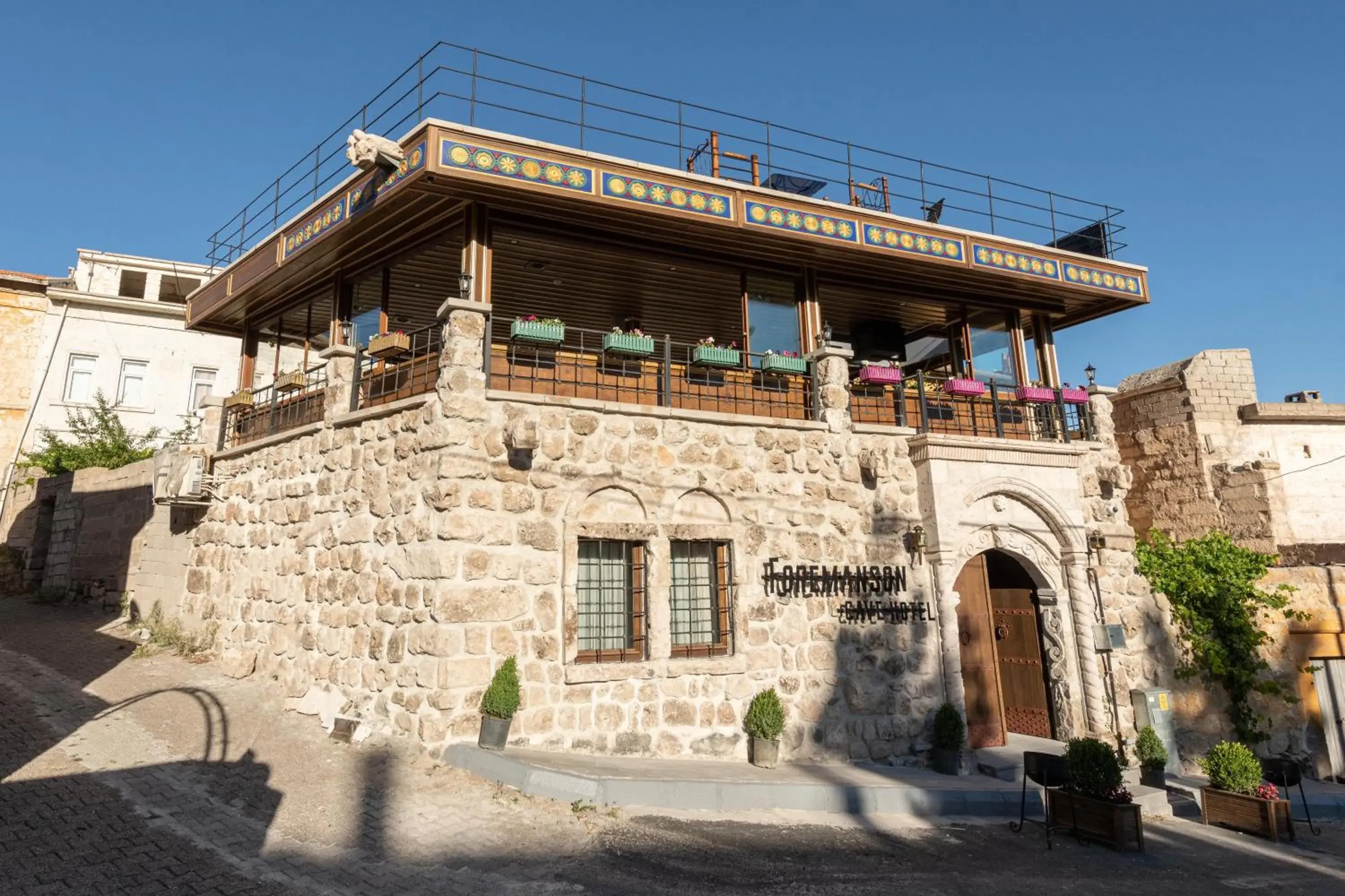 Property building in Foremanson Cave Hotel Property building in Foremanson Cave Hotel