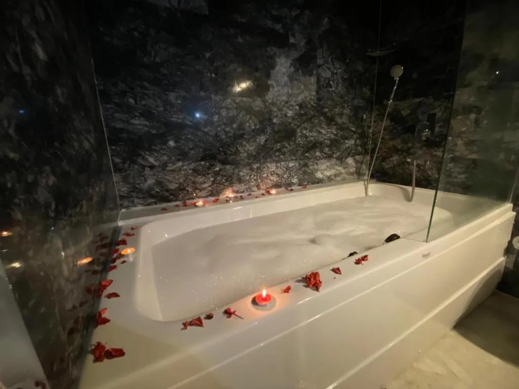 Bathroom in Foremanson Cave Hotel