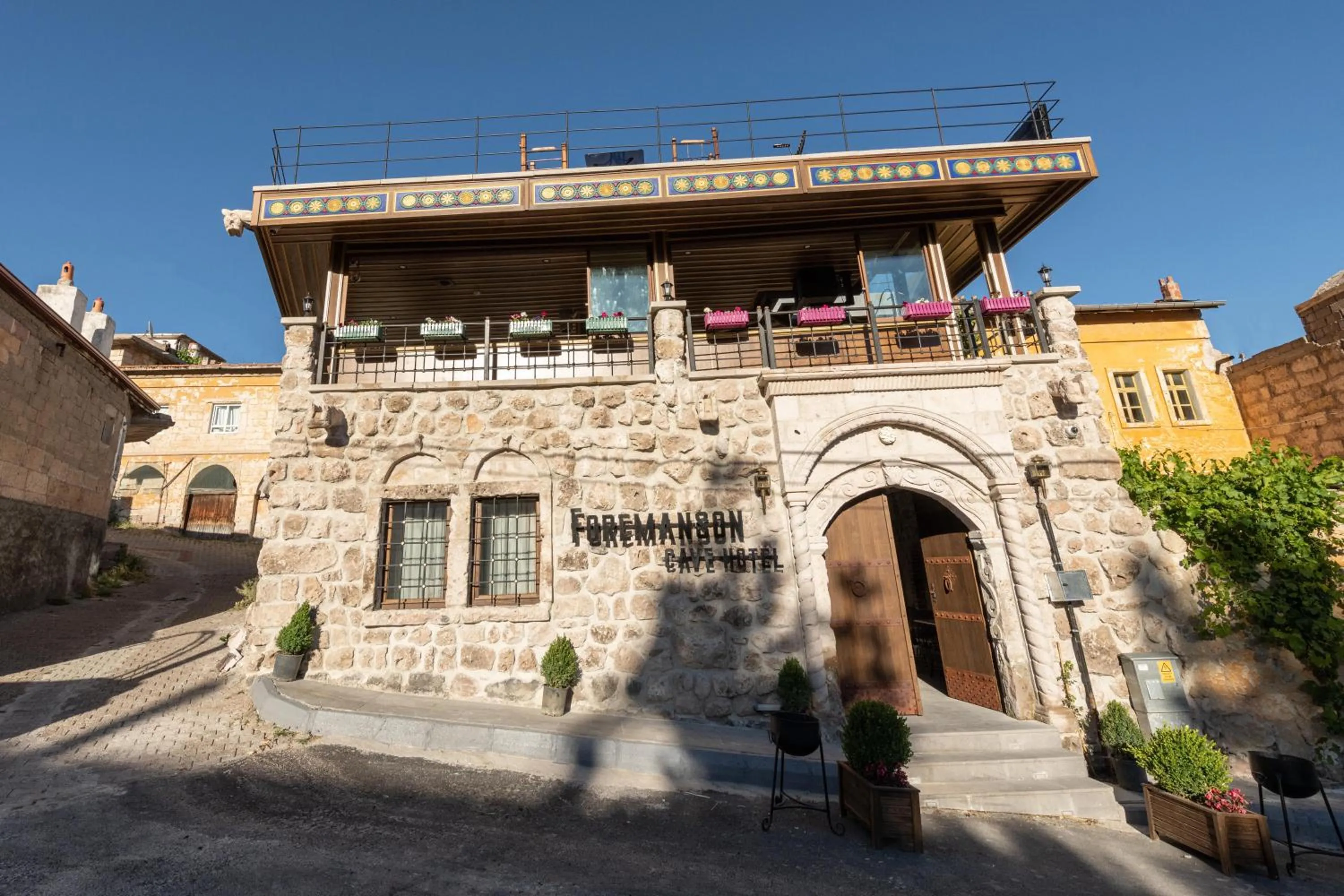 Property building in Foremanson Cave Hotel