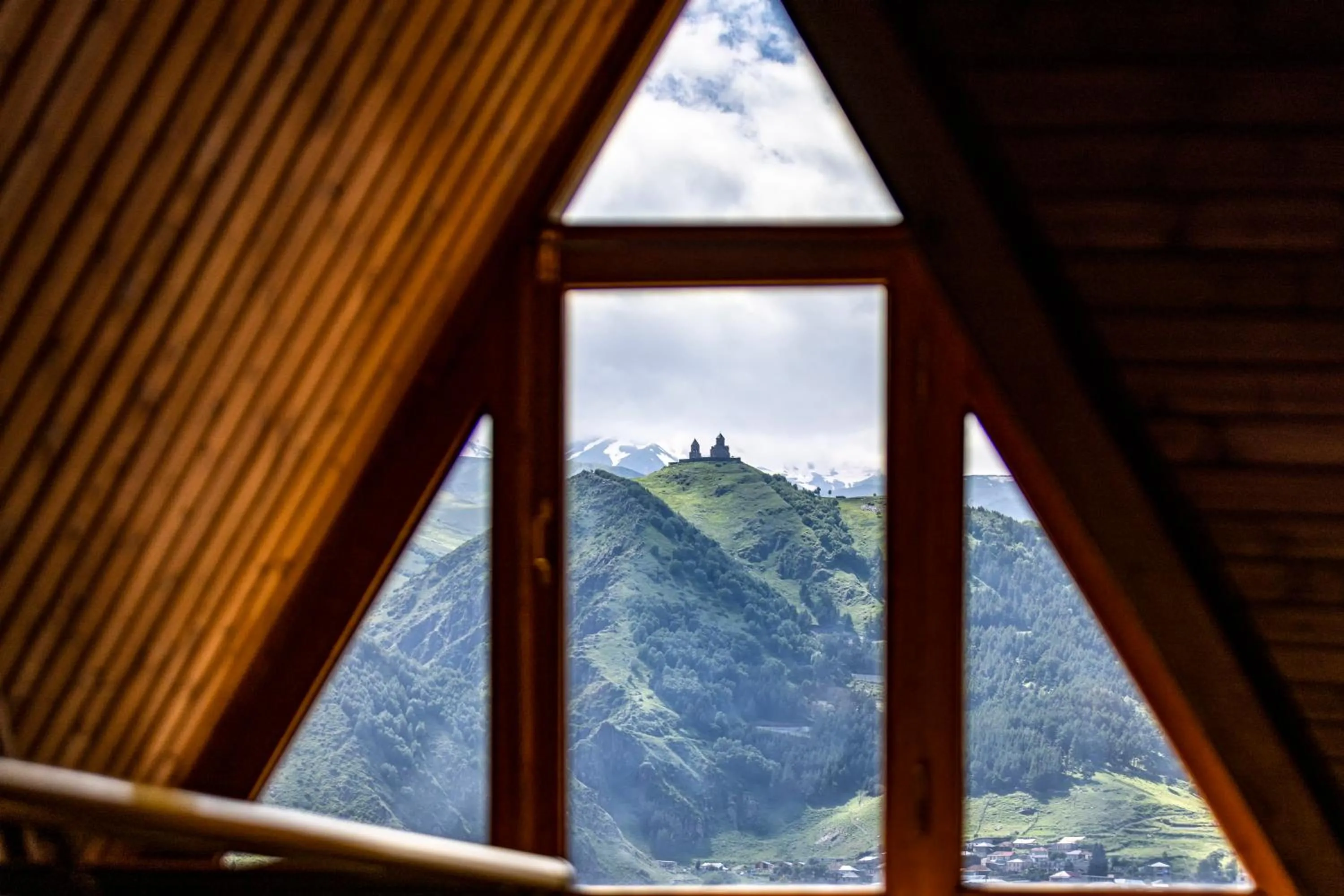 Mountain View in GRAF Kazbegi