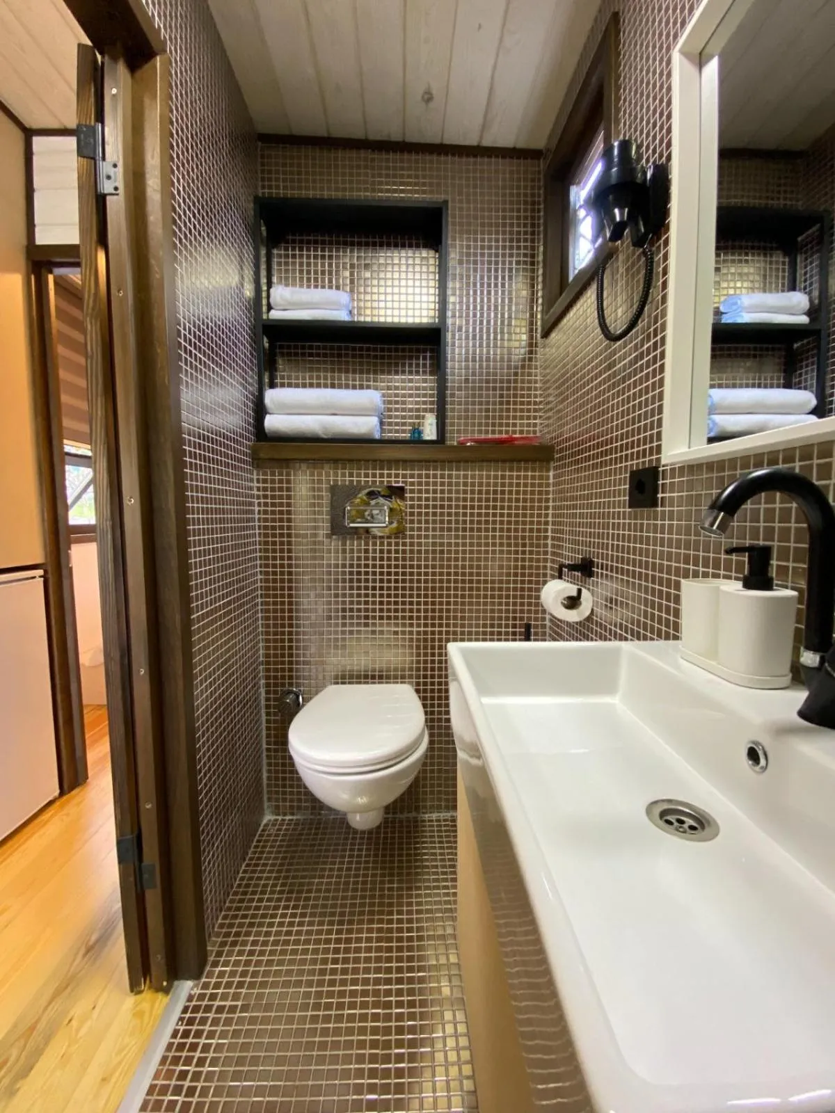 Bathroom in Danzi camping tiny house
