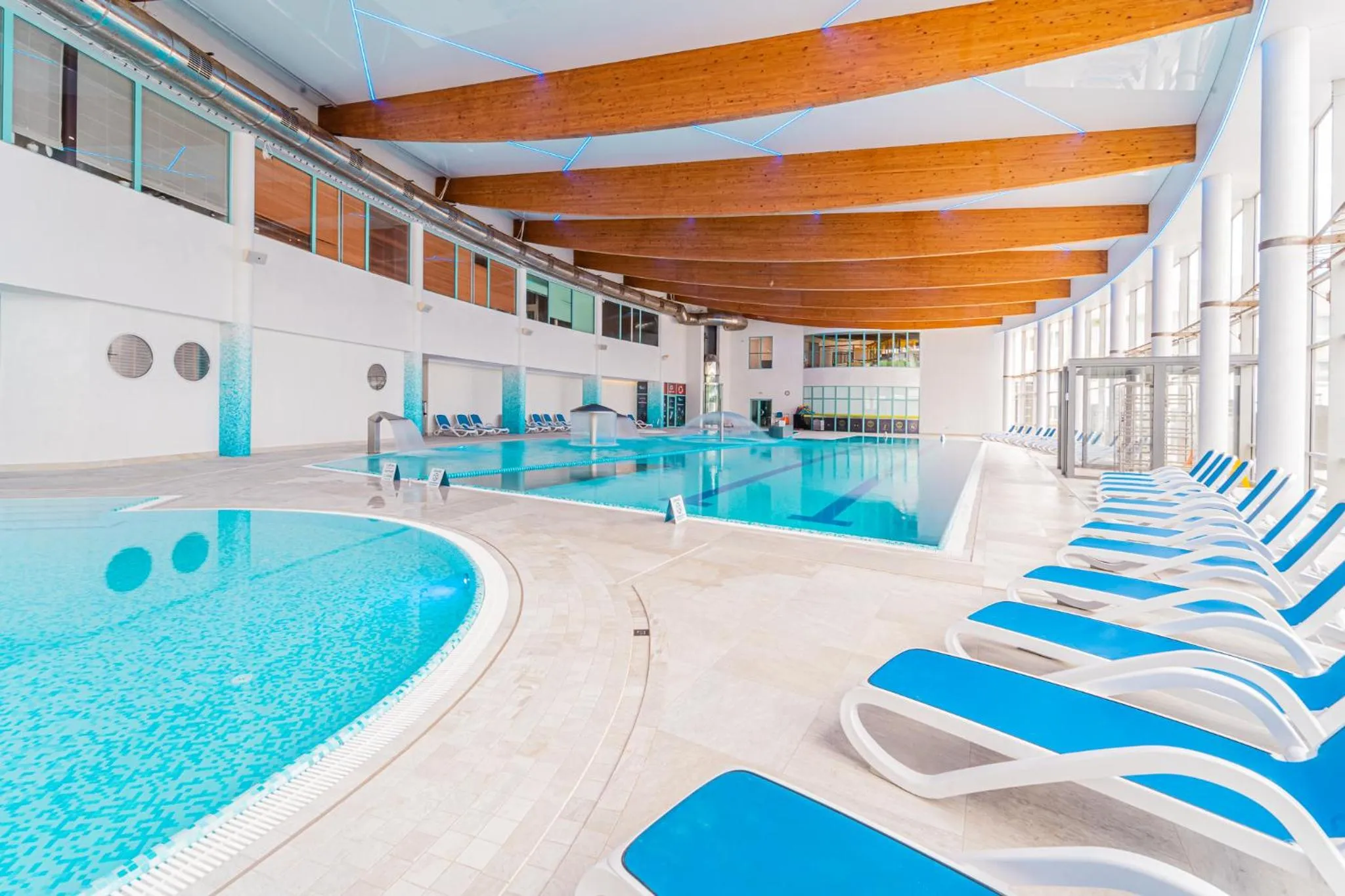 Pool view in Hotel Senator