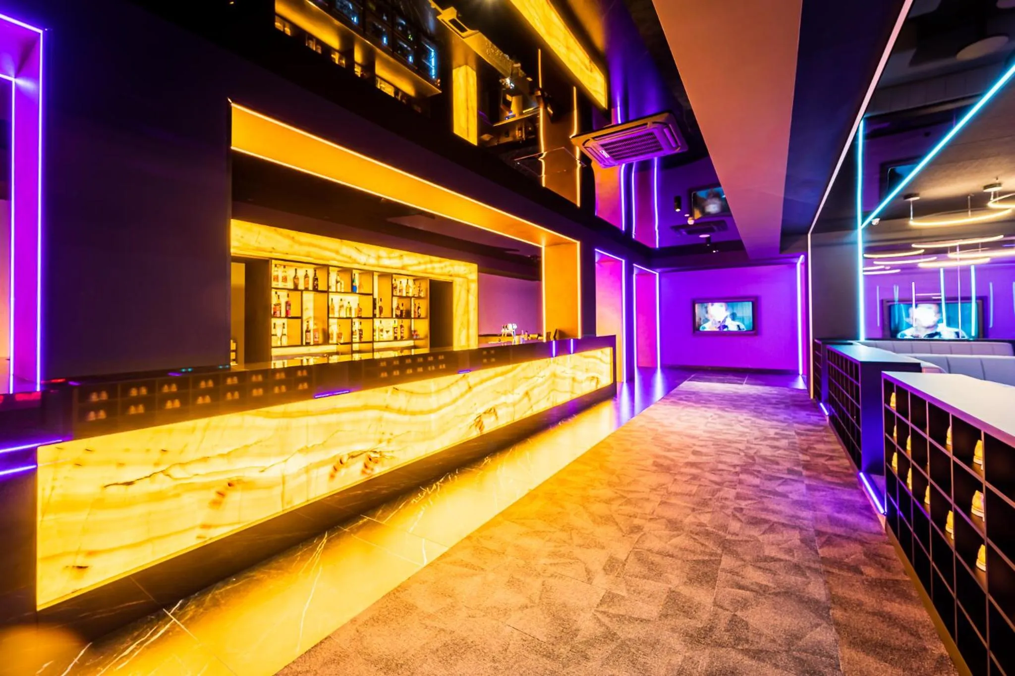 Bowling in Hotel Senator