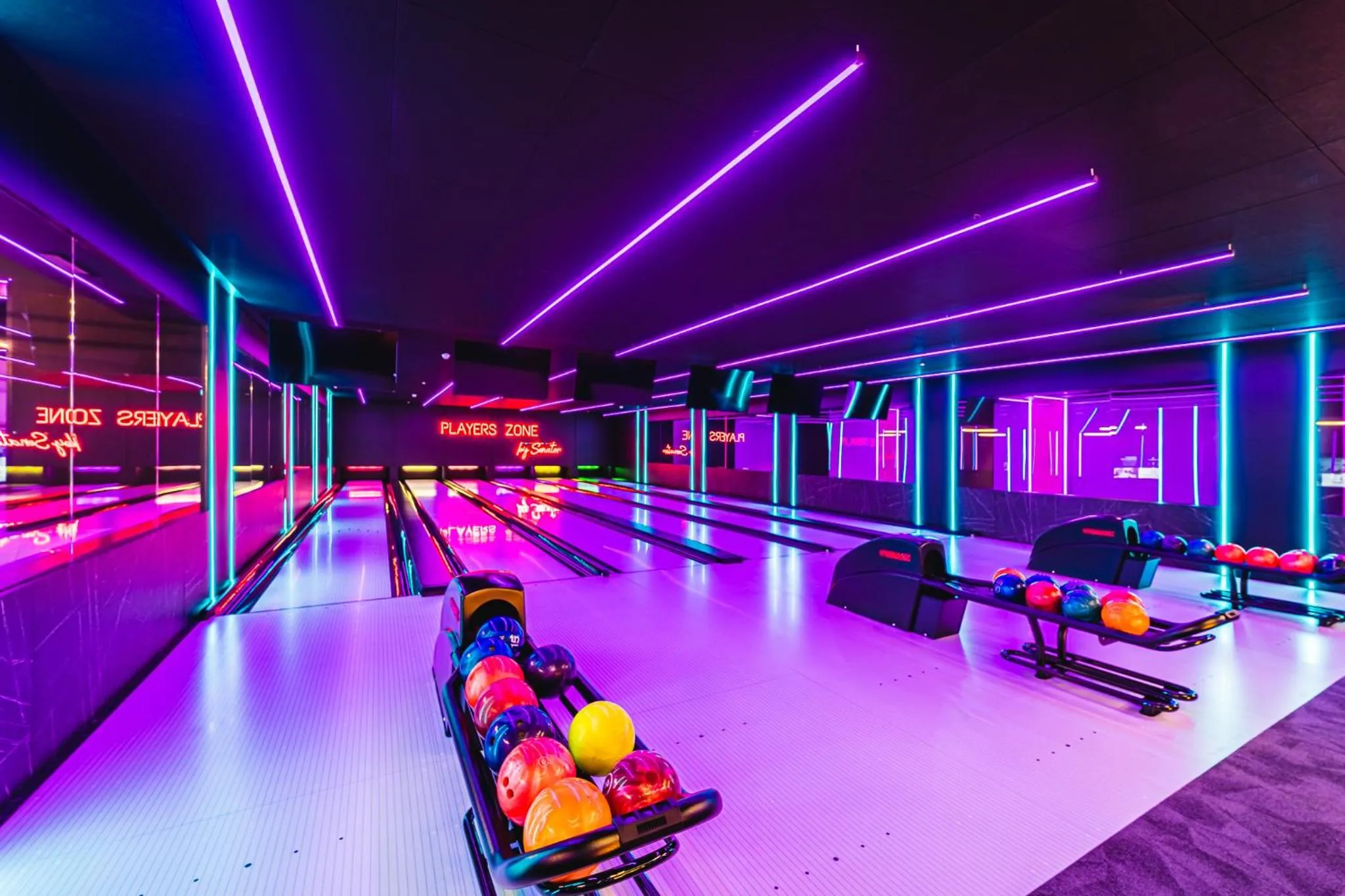 Bowling in Hotel Senator