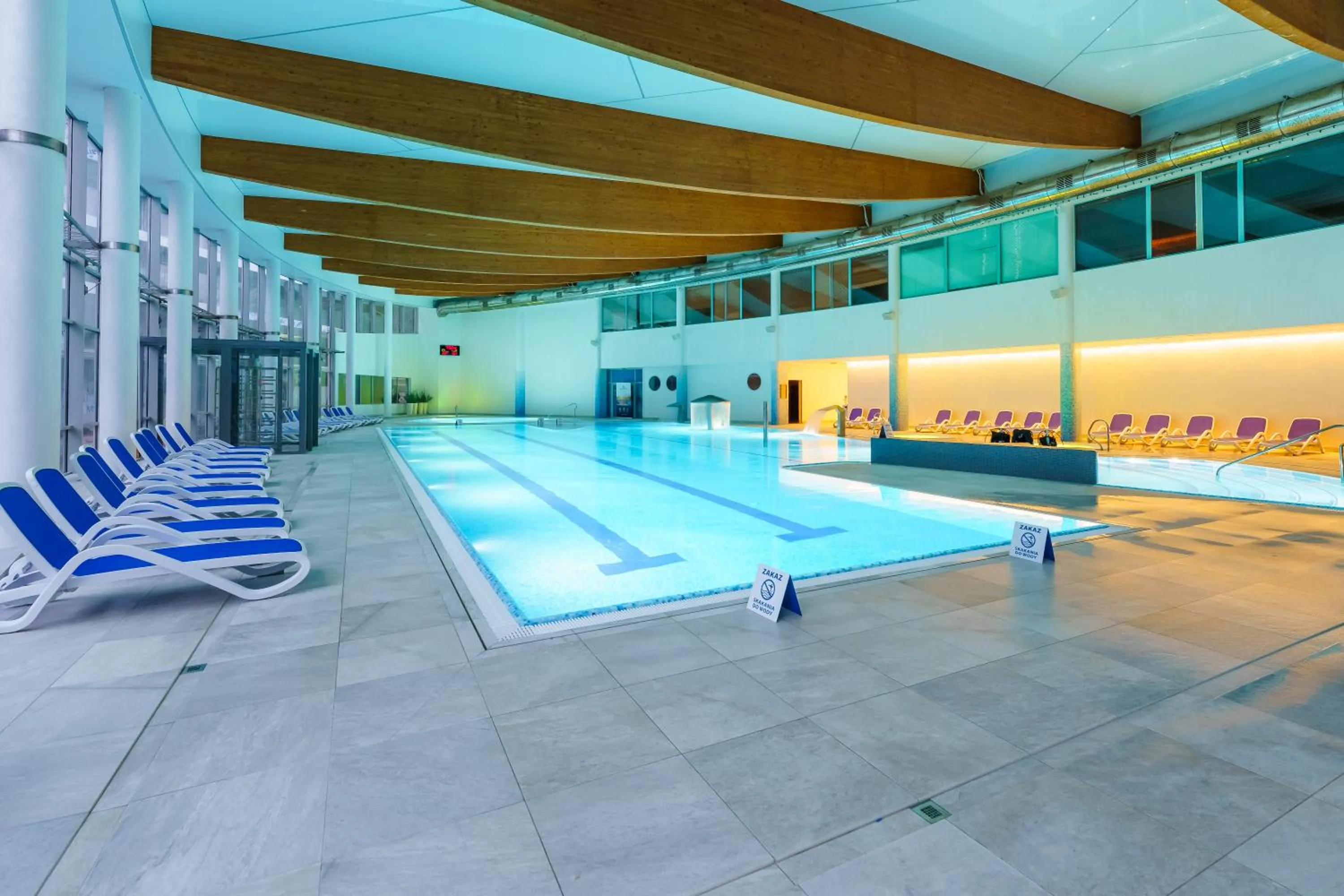 Pool view in Hotel Senator