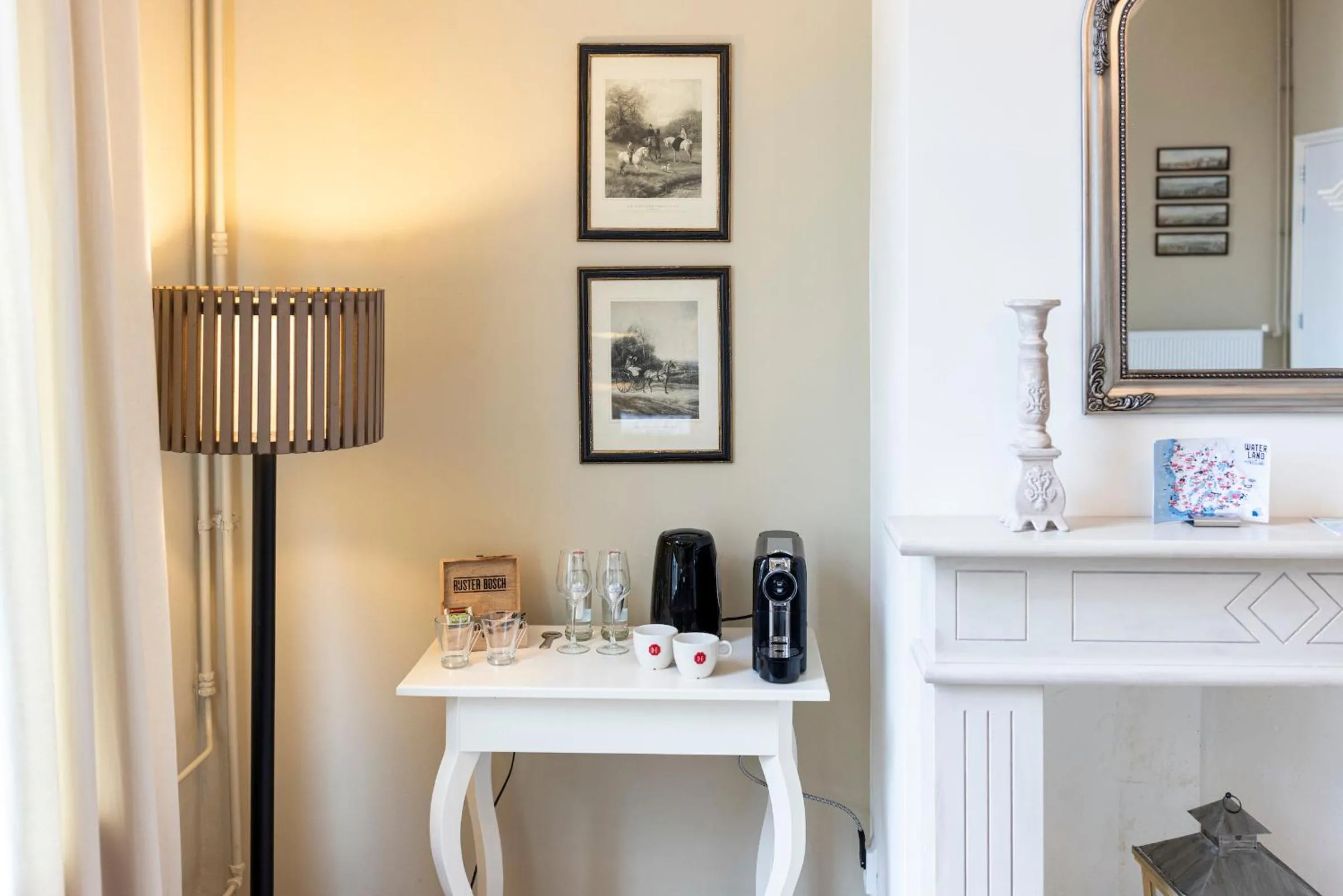 Coffee/tea facilities in Bed & Breakfast Rijsterbosch