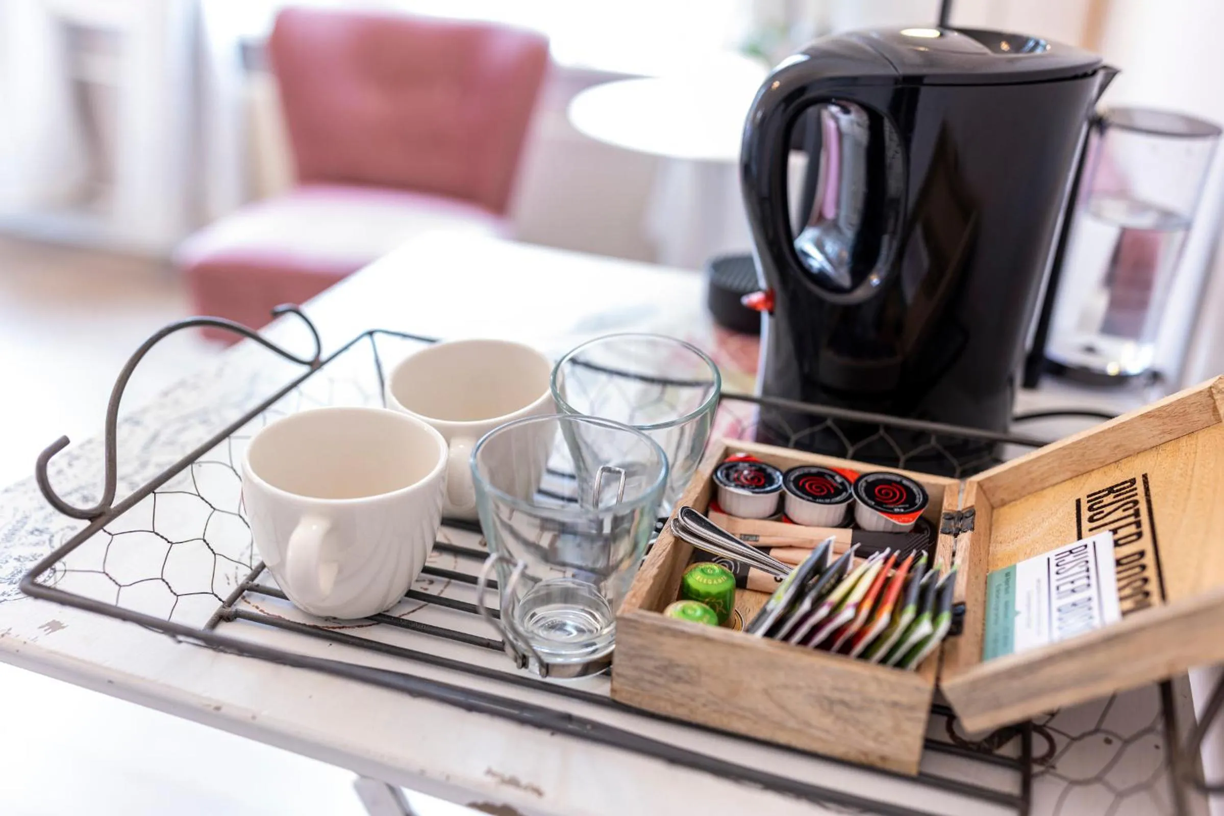 Coffee/tea facilities in Bed & Breakfast Rijsterbosch