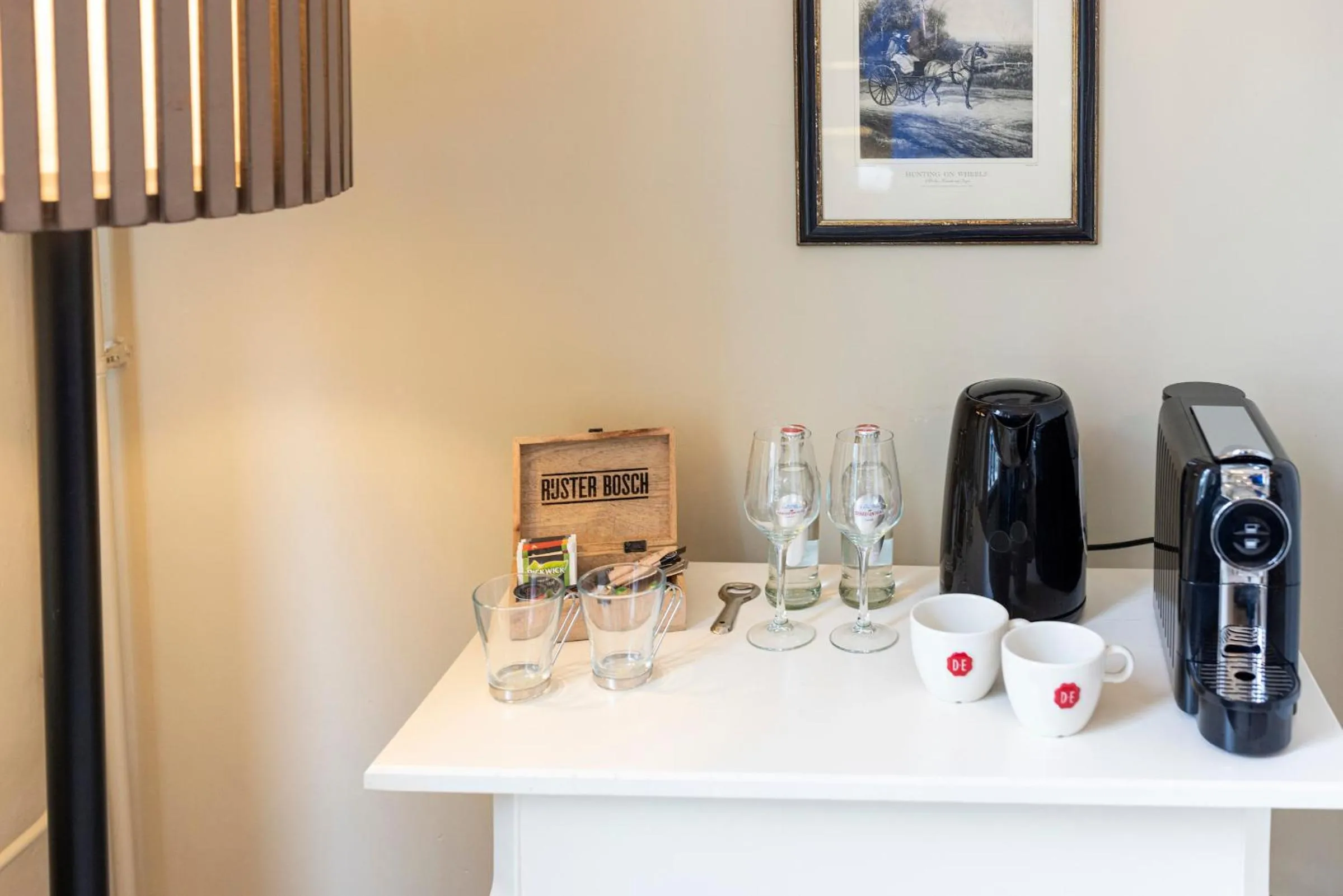 Coffee/tea facilities in Bed & Breakfast Rijsterbosch