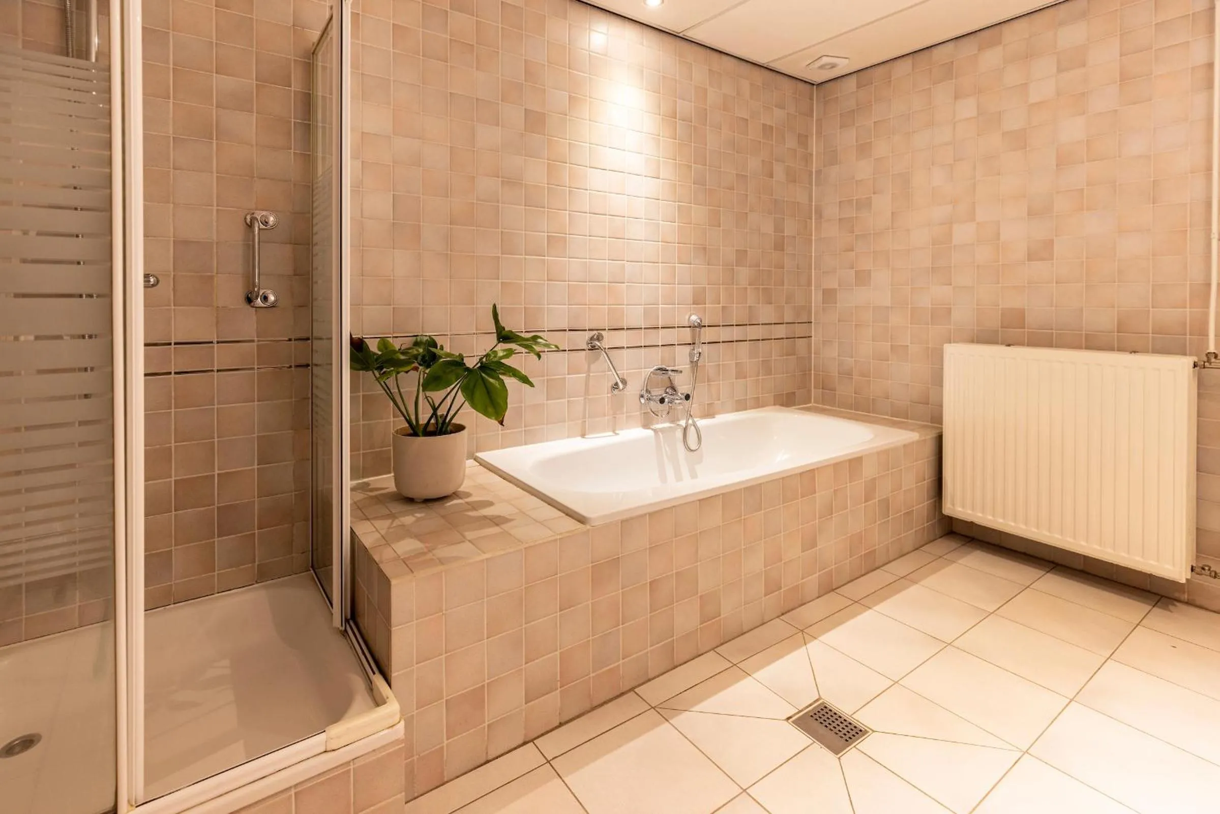 Shower in Bed & Breakfast Rijsterbosch