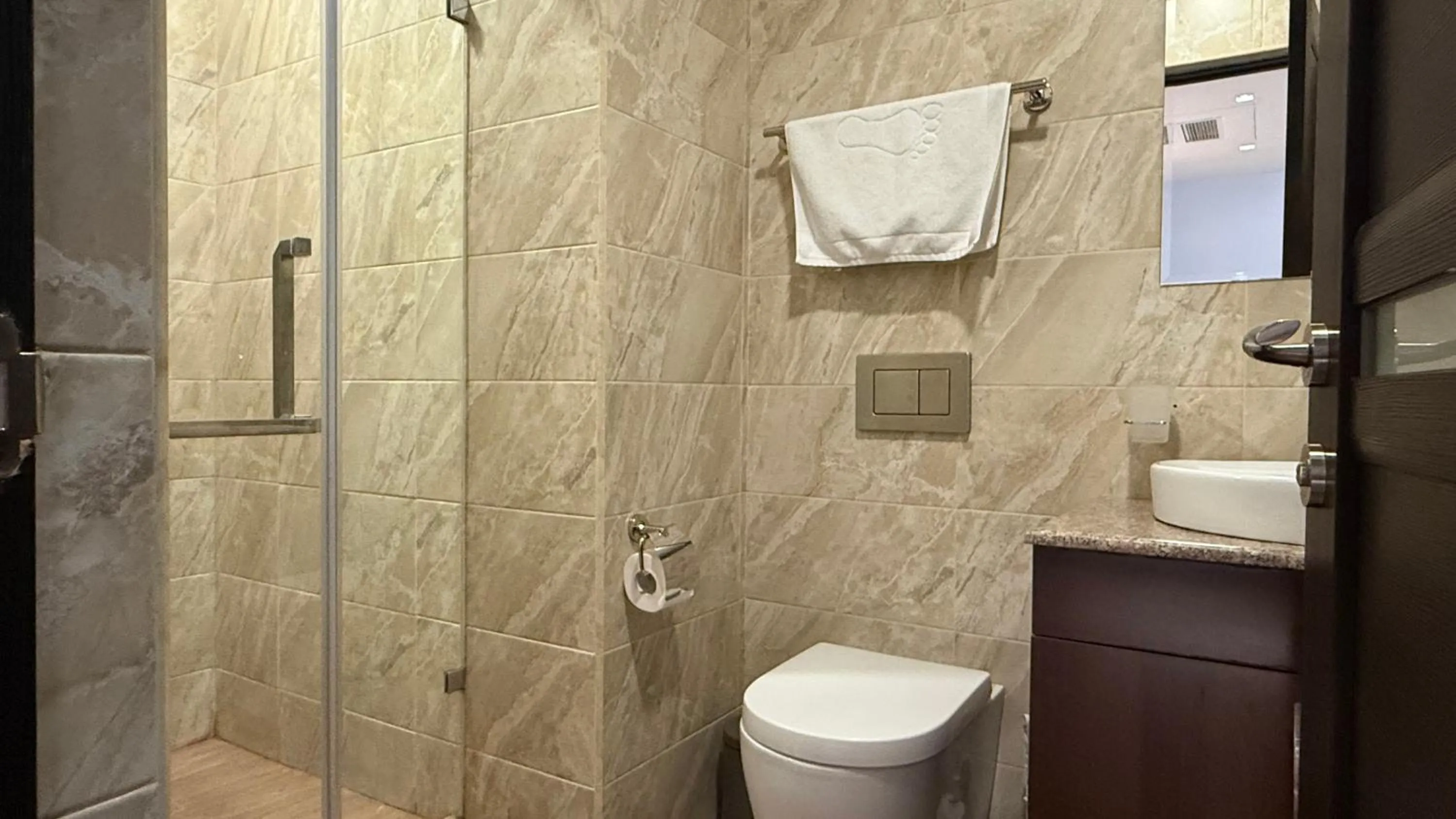 Shower in Sweet Home Apart-Hotel
