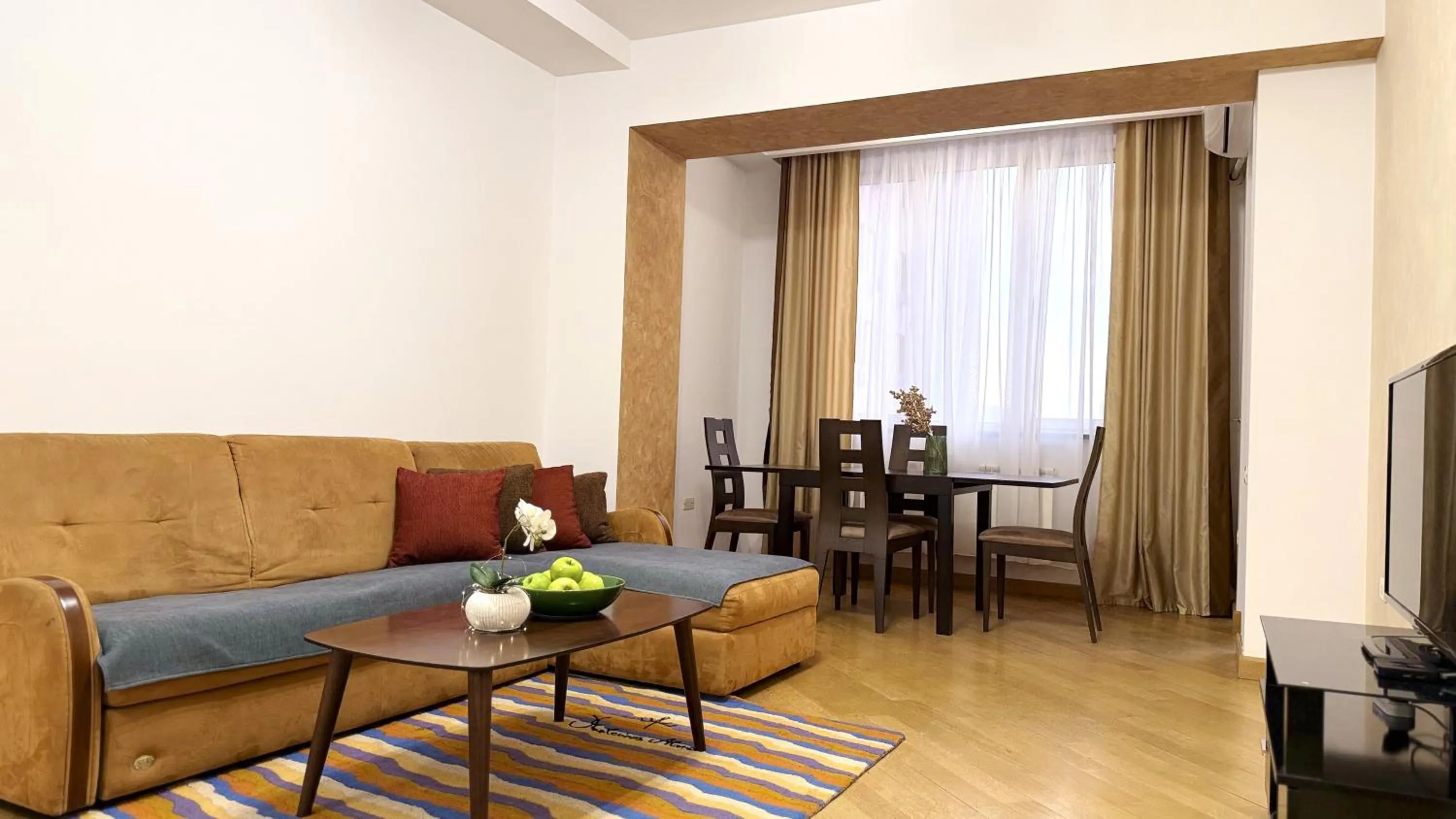 TV and multimedia in Sweet Home Apart-Hotel