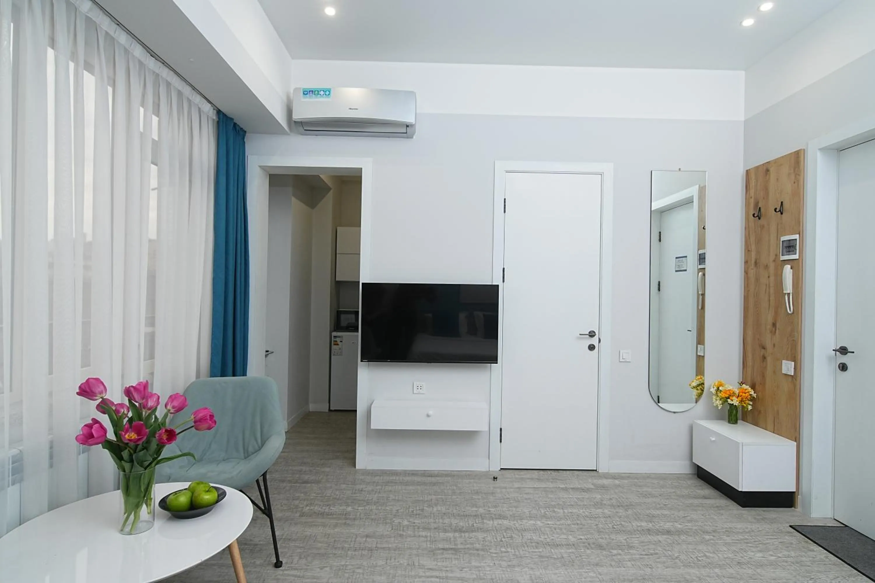 TV and multimedia in Sweet Home Apart-Hotel