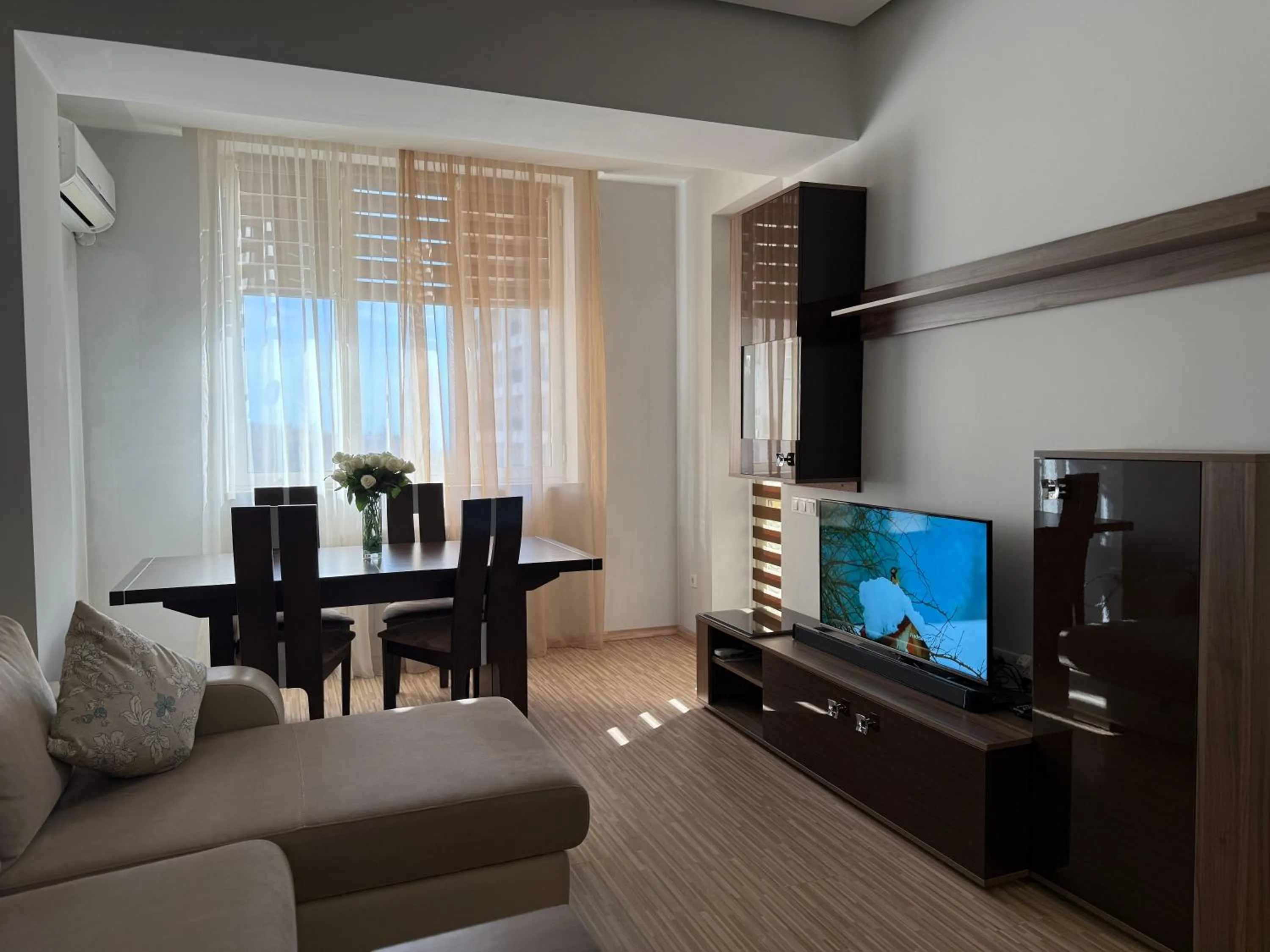 TV and multimedia in Sweet Home Apart-Hotel