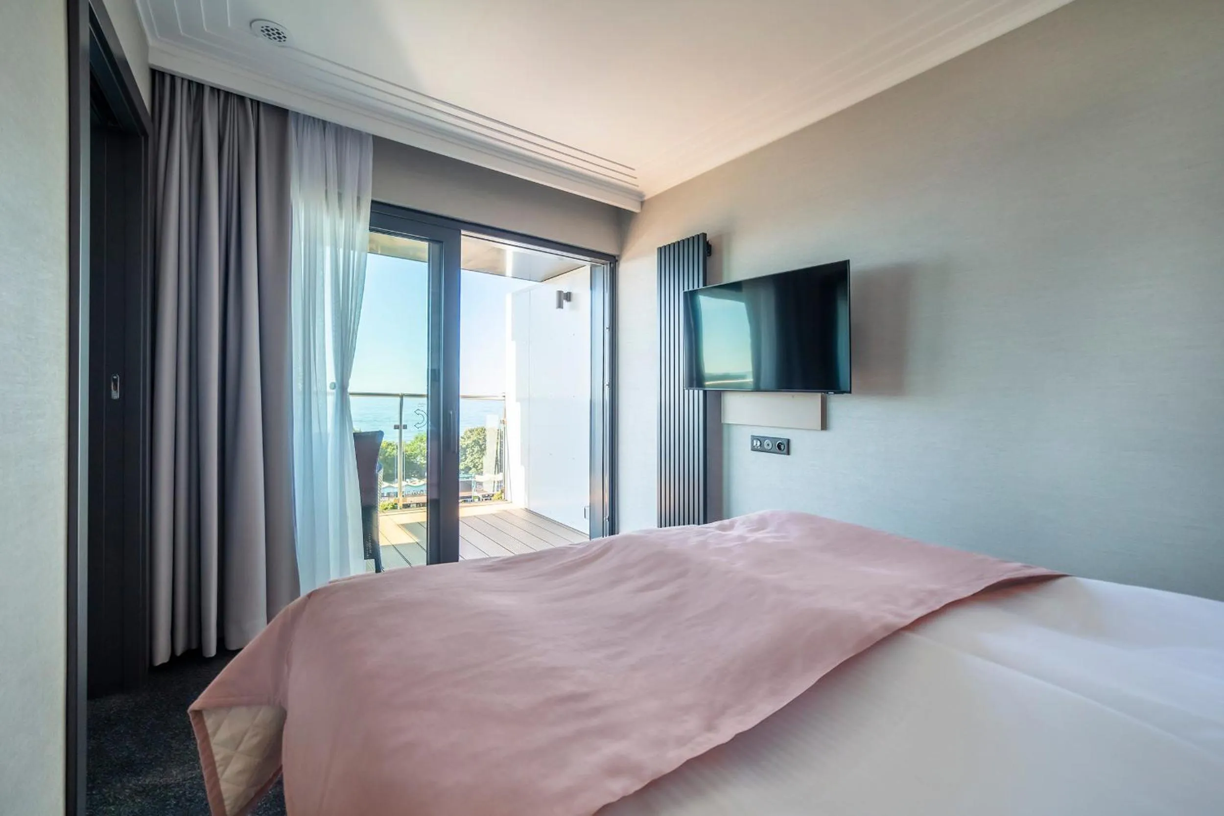 Photo of the whole room, Bed in Hotel Aurora Family & SPA