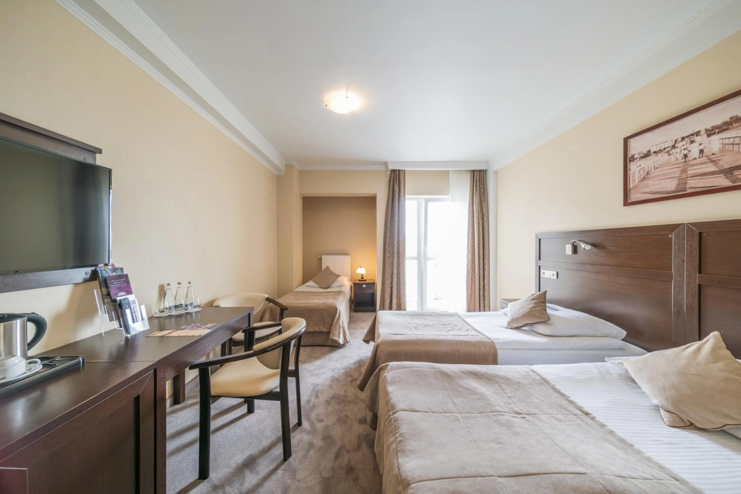 Photo of the whole room, Bed in Hotel Aurora Family & SPA