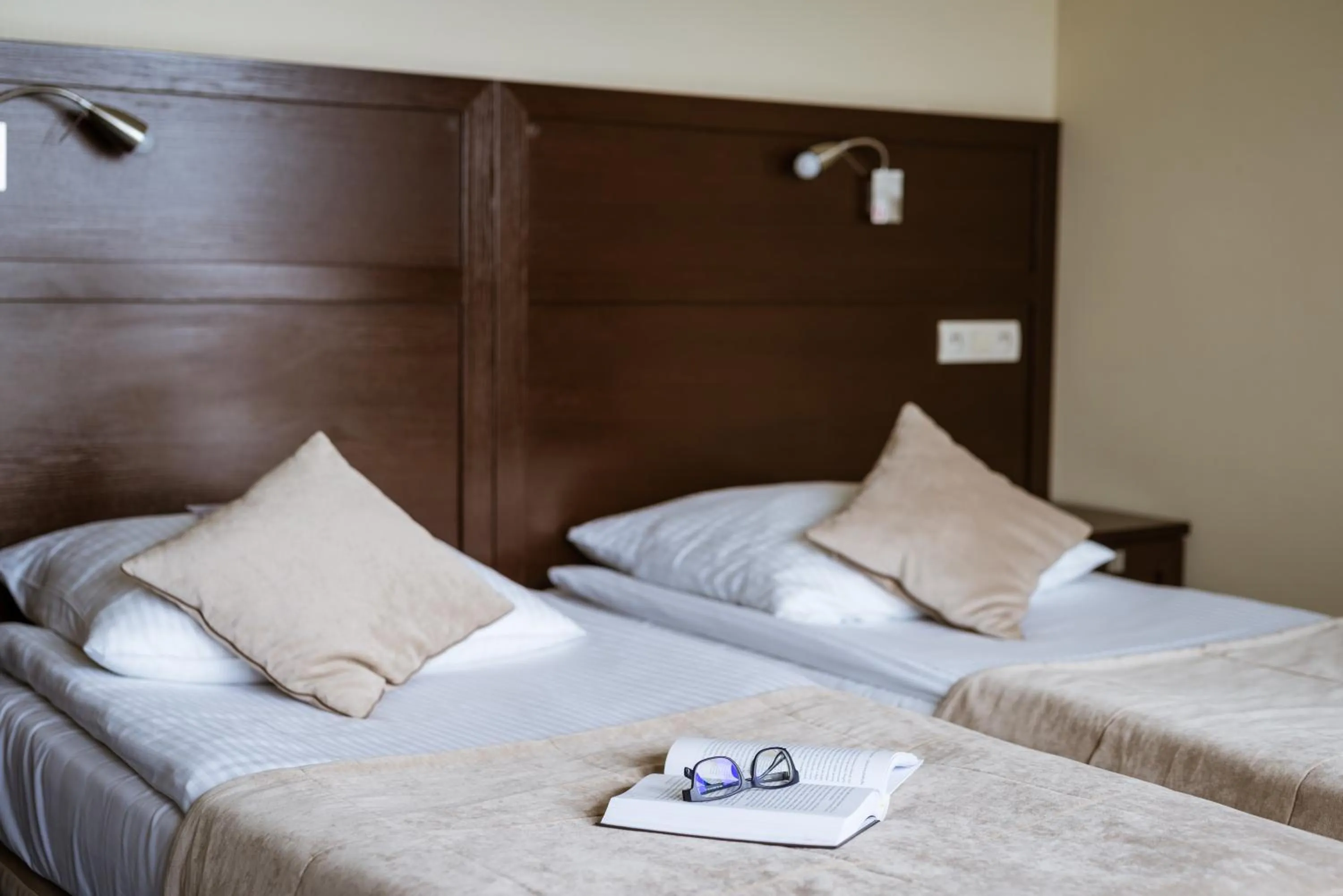 Photo of the whole room, Bed in Hotel Aurora Family & SPA