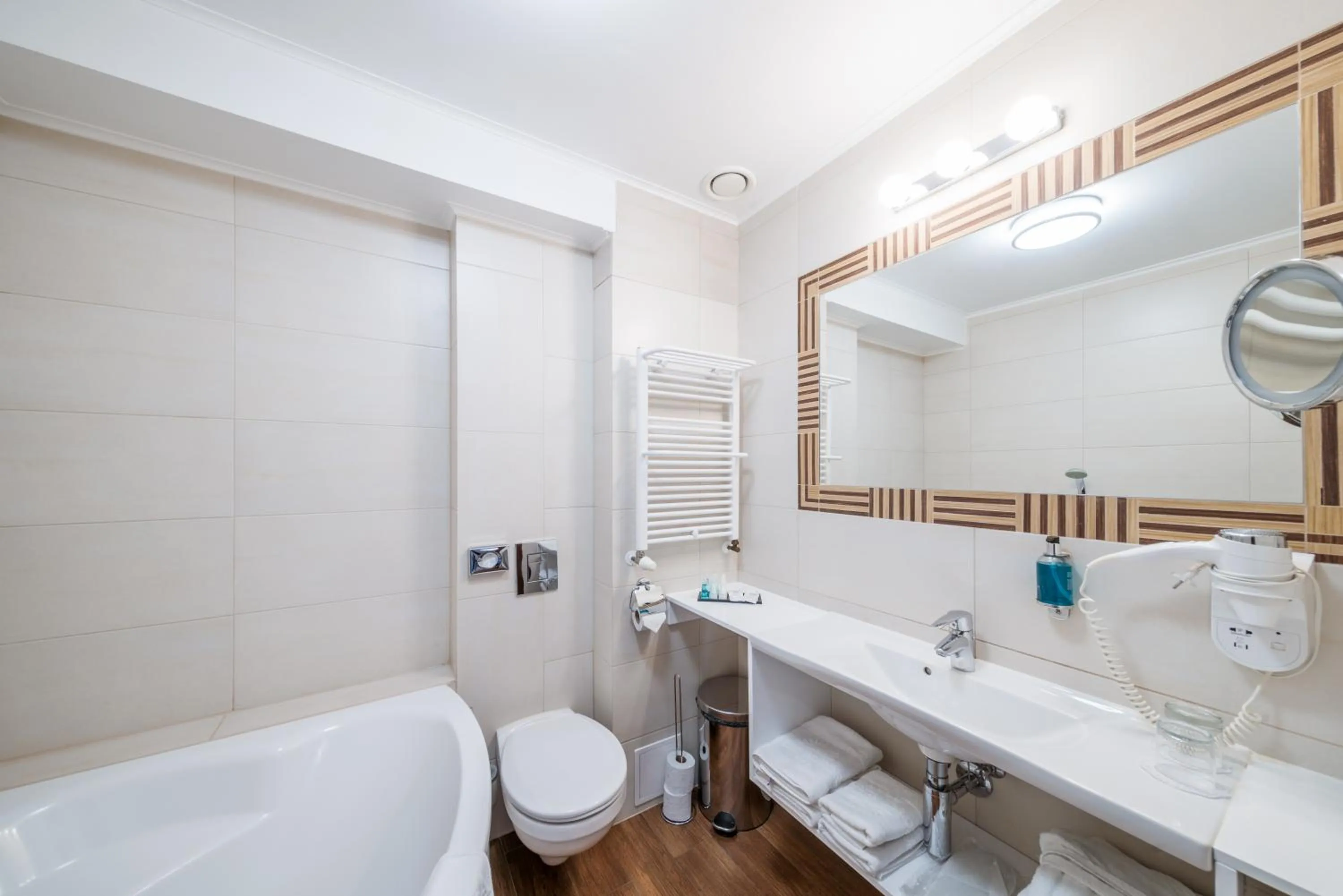 Bathroom in Hotel Aurora Family & SPA