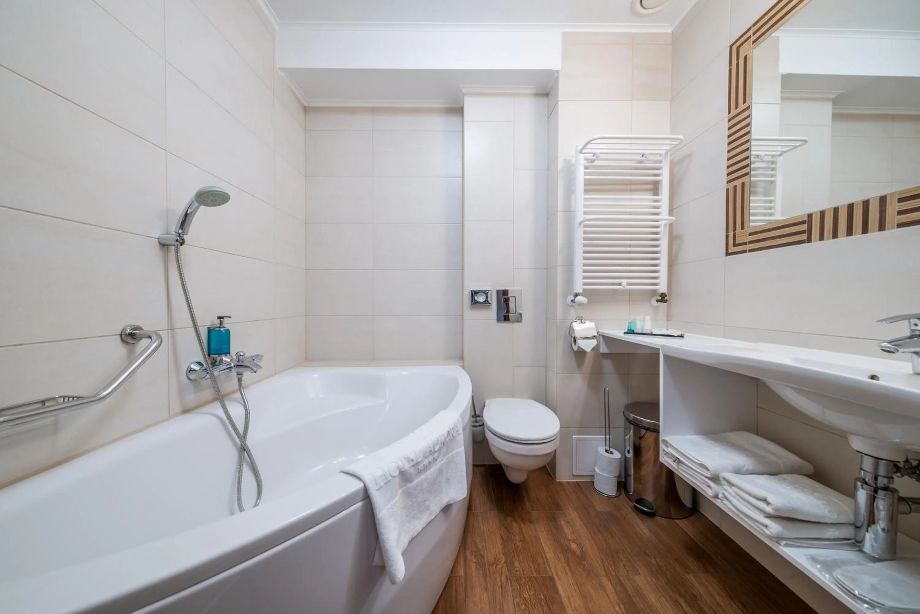 Bathroom in Hotel Aurora Family & SPA