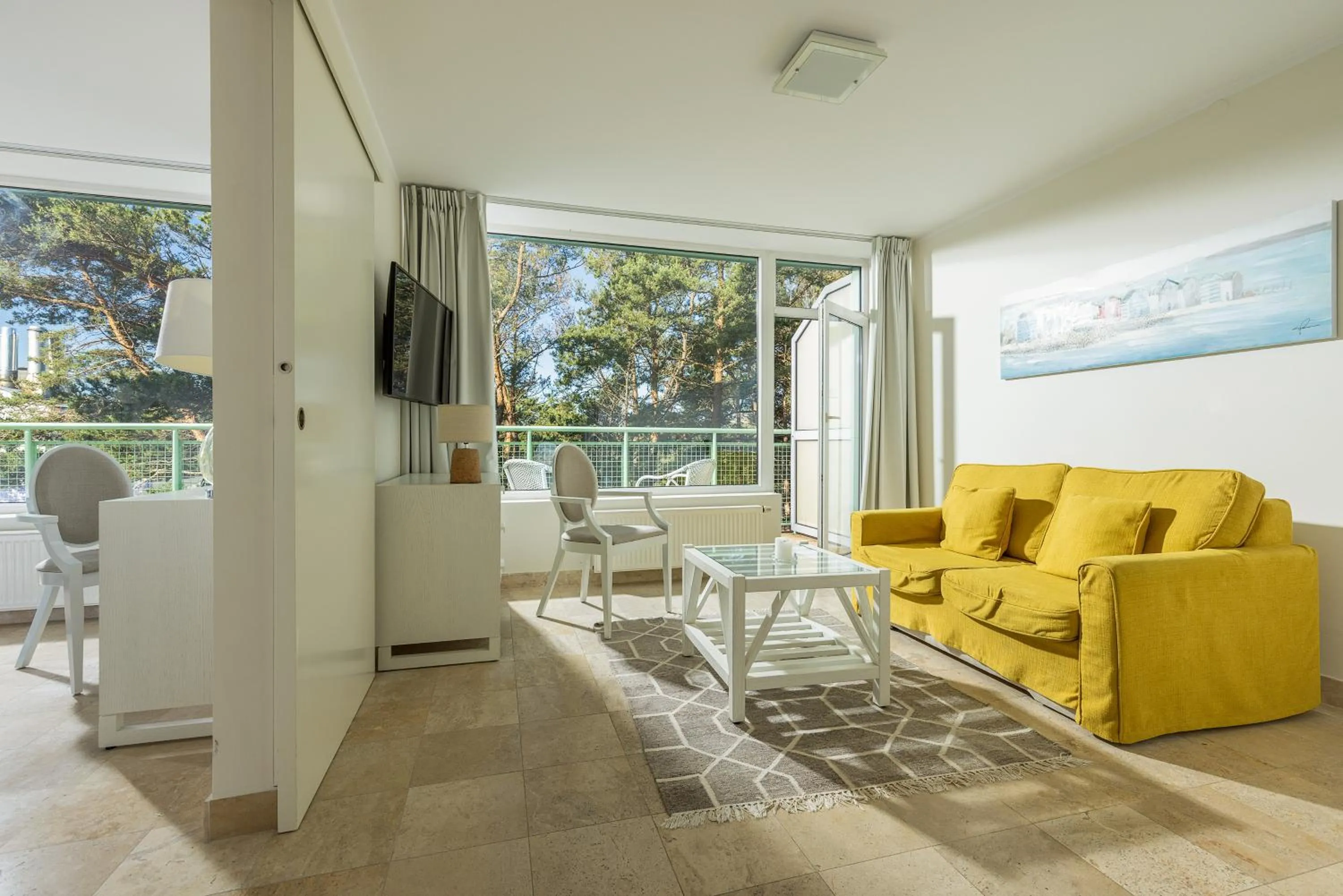 TV and multimedia in Hotel Bryza Resort & Spa