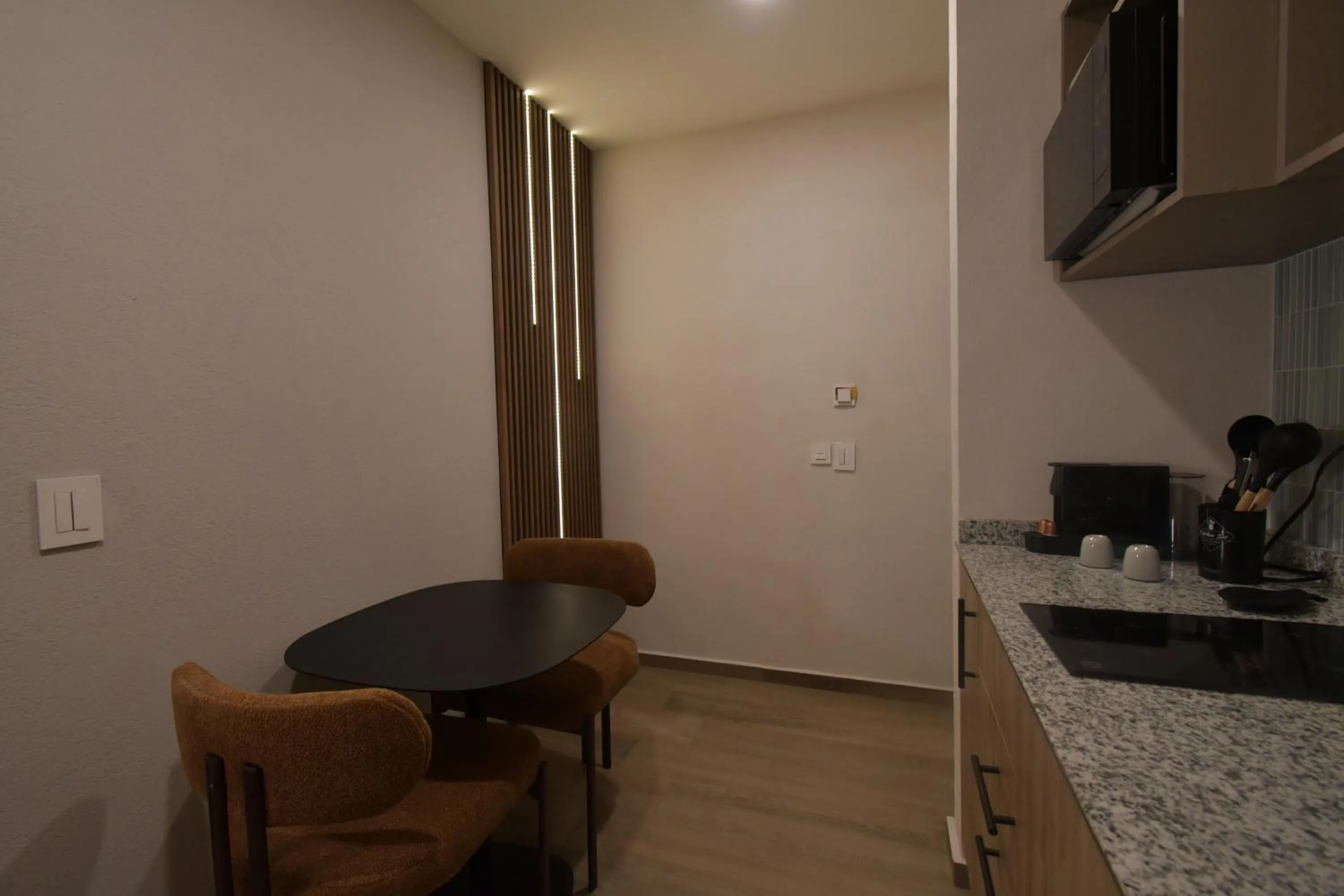 kitchen in Expo Satelite 2750 Hotel & Suites