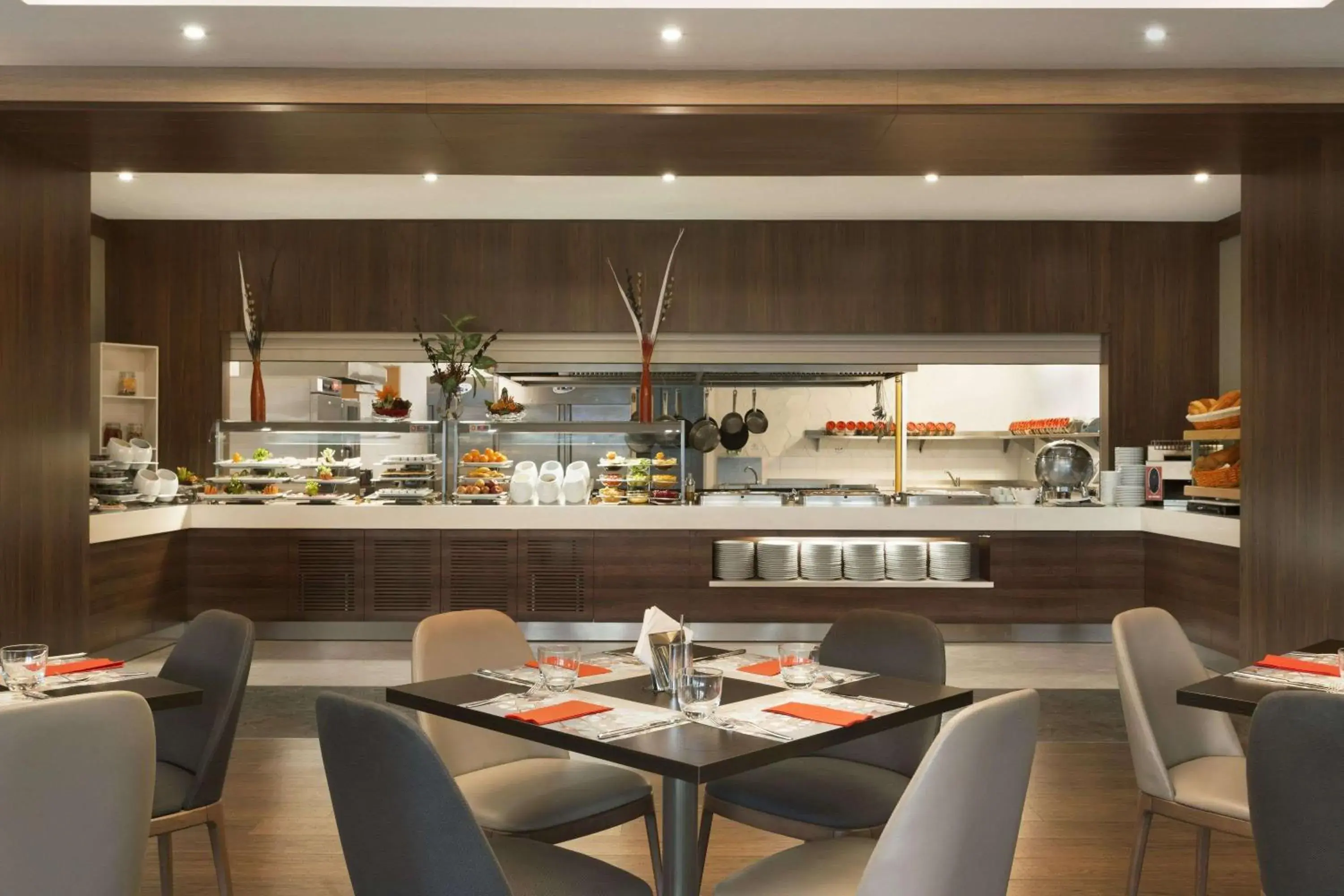 Restaurant/places to eat in Ramada Encore Istanbul Bayrampasa Restaurant/places to eat in Ramada Encore Istanbul Bayrampasa