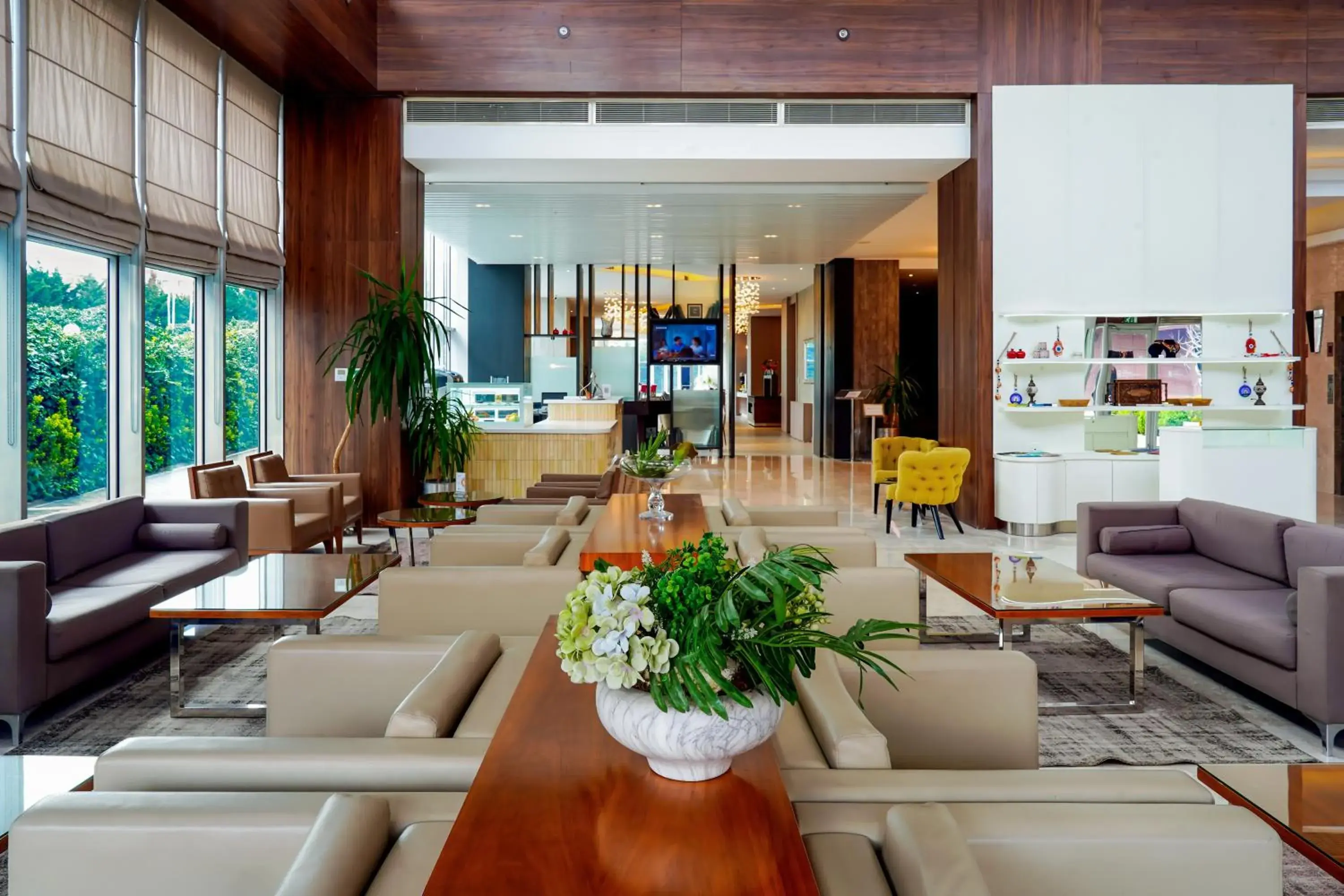 Lounge or bar in Ramada Encore Istanbul Bayrampasa Lounge or bar in Ramada Encore Istanbul Bayrampasa