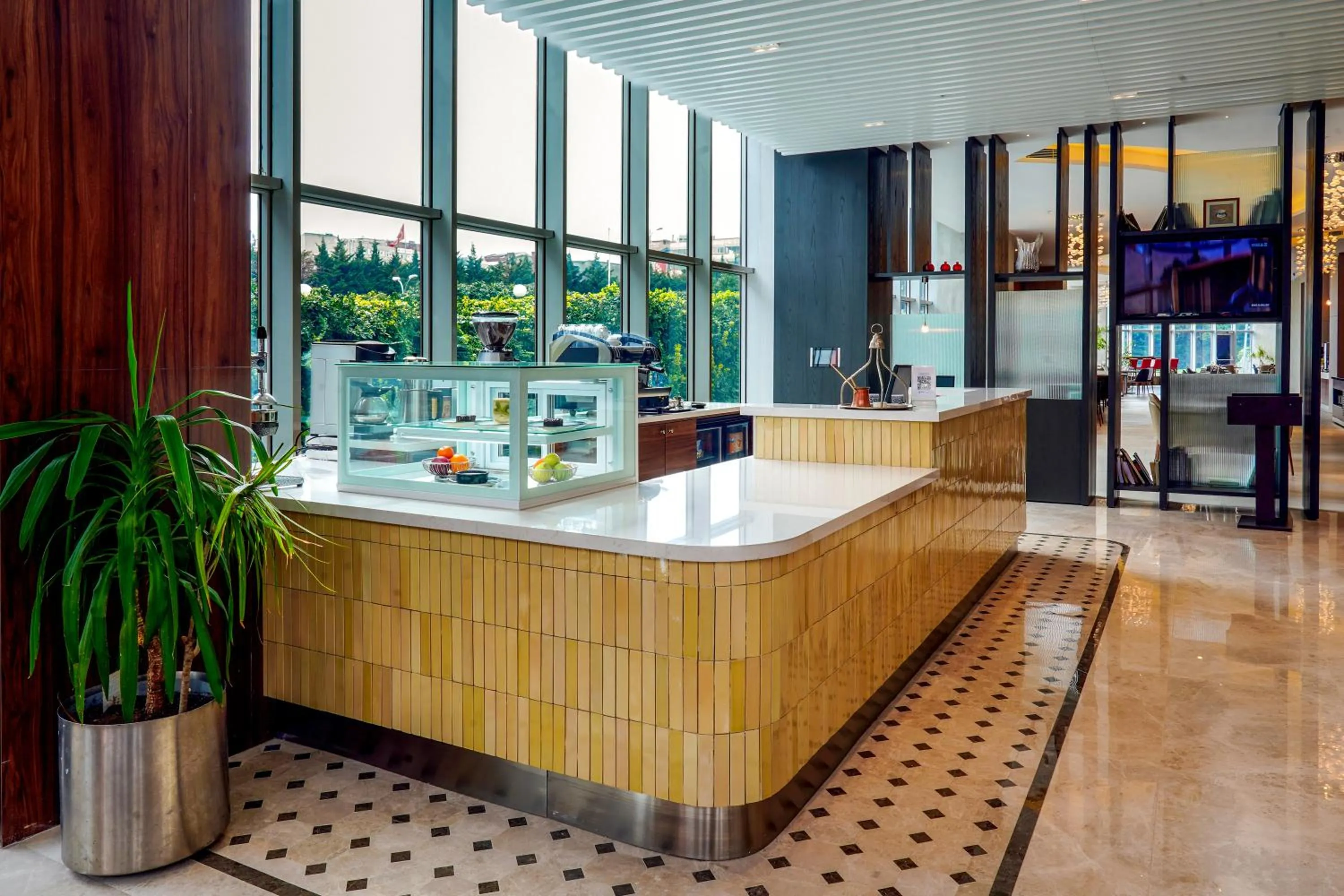 Lounge or bar in Ramada Encore Istanbul Bayrampasa