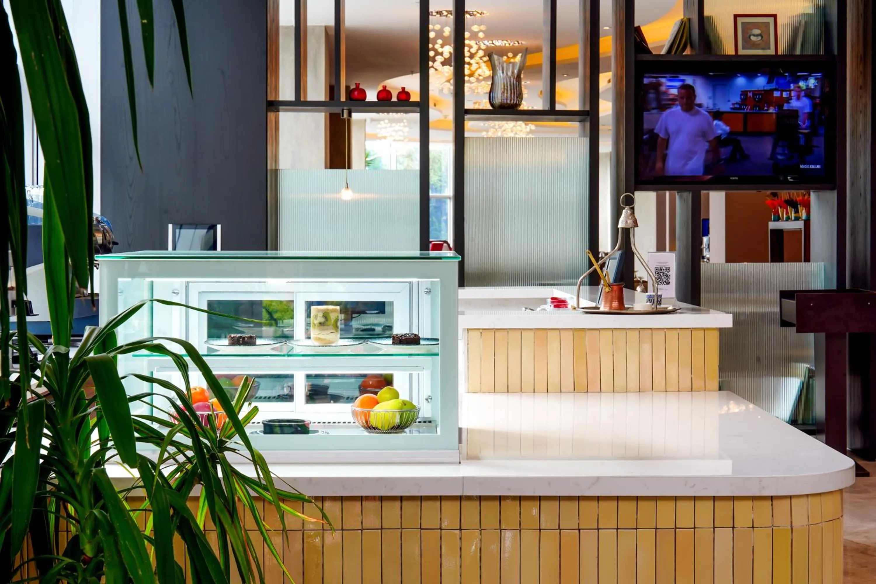 Lounge or bar in Ramada Encore Istanbul Bayrampasa