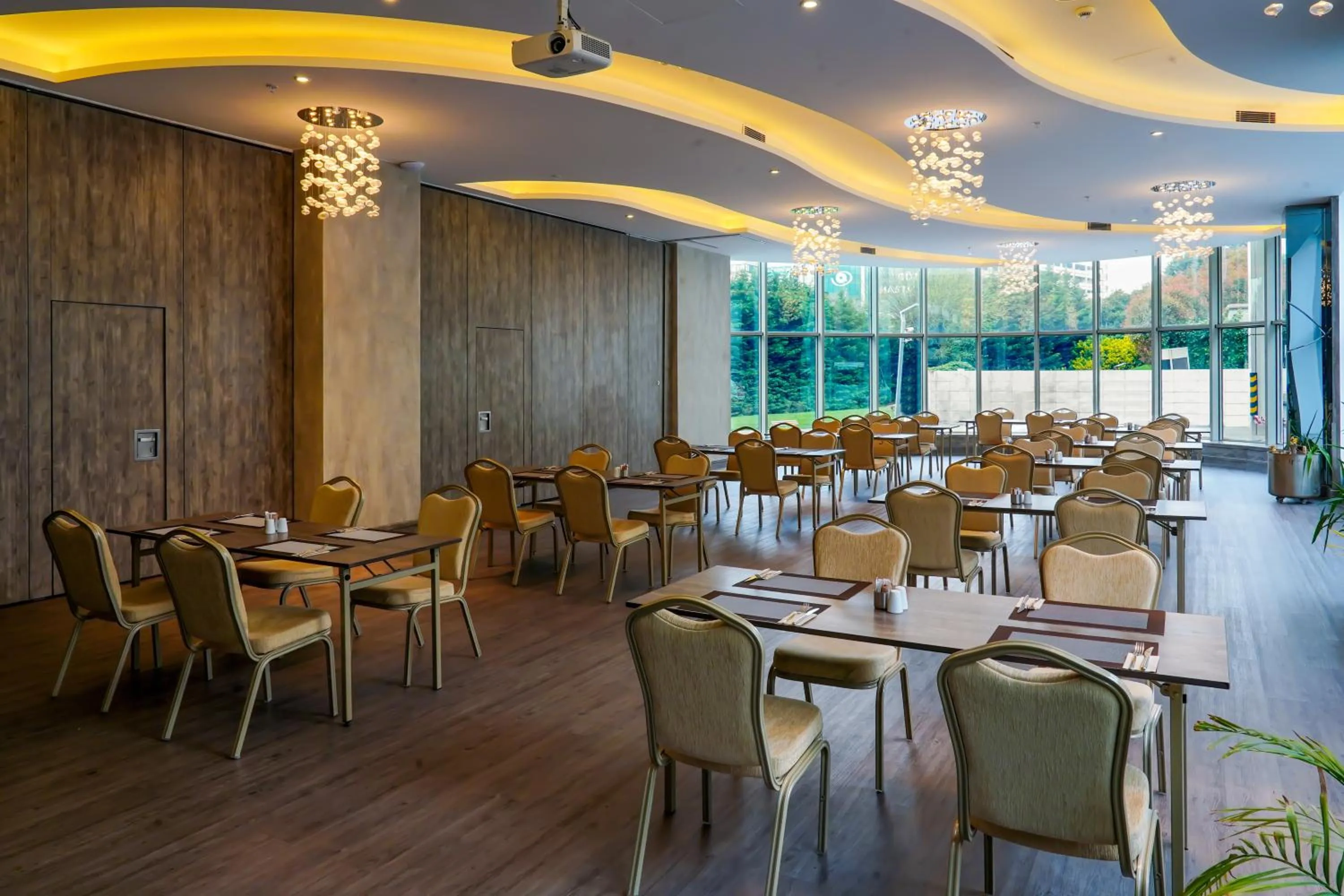 Meeting/conference room in Ramada Encore Istanbul Bayrampasa