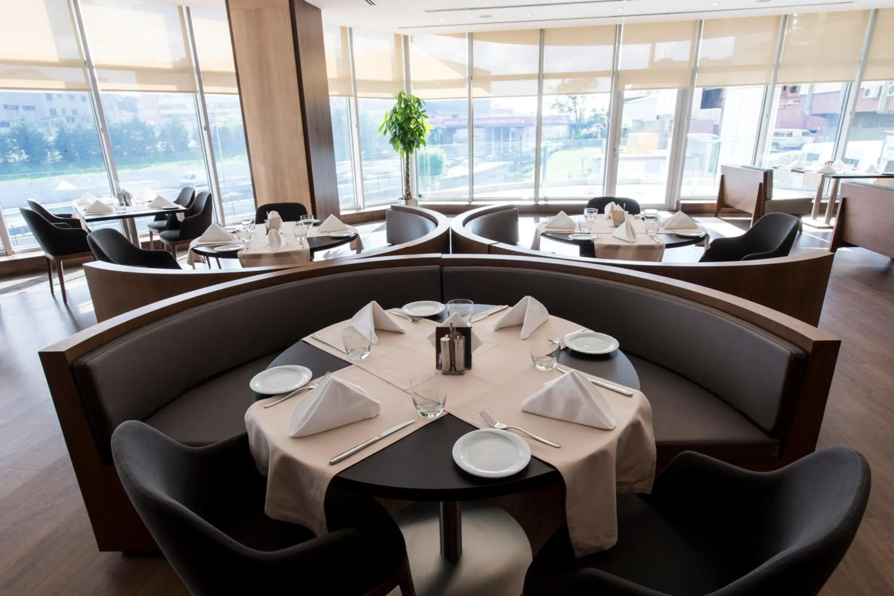 Restaurant/places to eat in Ramada Encore Istanbul Bayrampasa Restaurant/places to eat in Ramada Encore Istanbul Bayrampasa