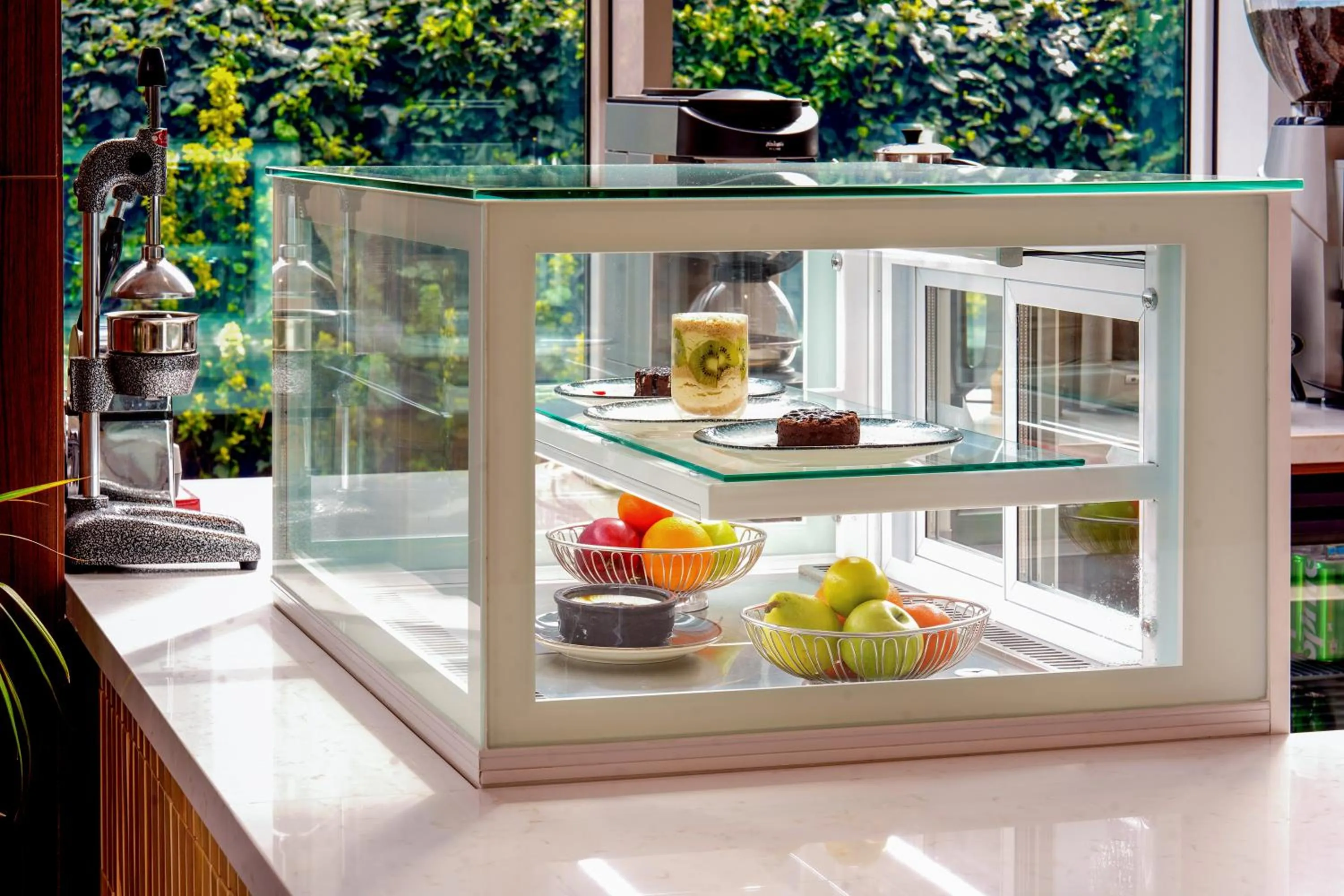 Lounge or bar in Ramada Encore Istanbul Bayrampasa