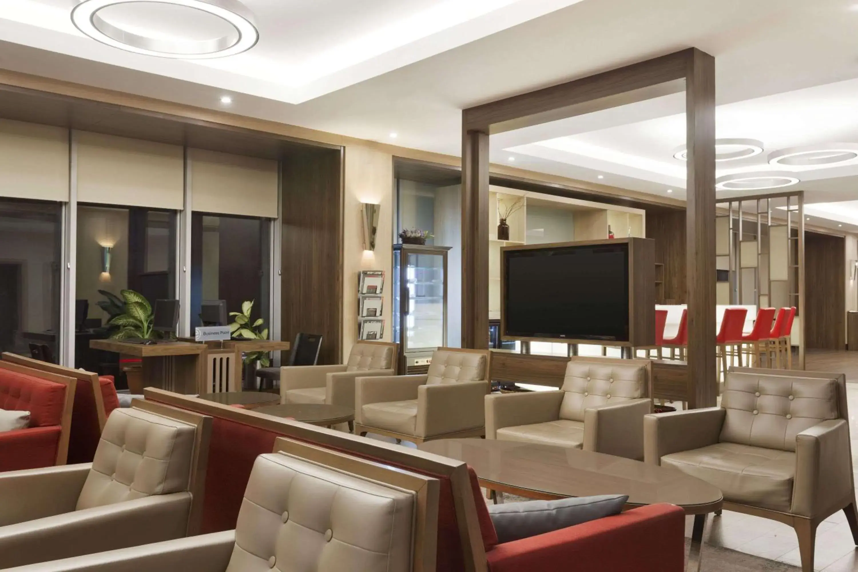 Lounge or bar in Ramada Encore Istanbul Bayrampasa Lounge or bar in Ramada Encore Istanbul Bayrampasa