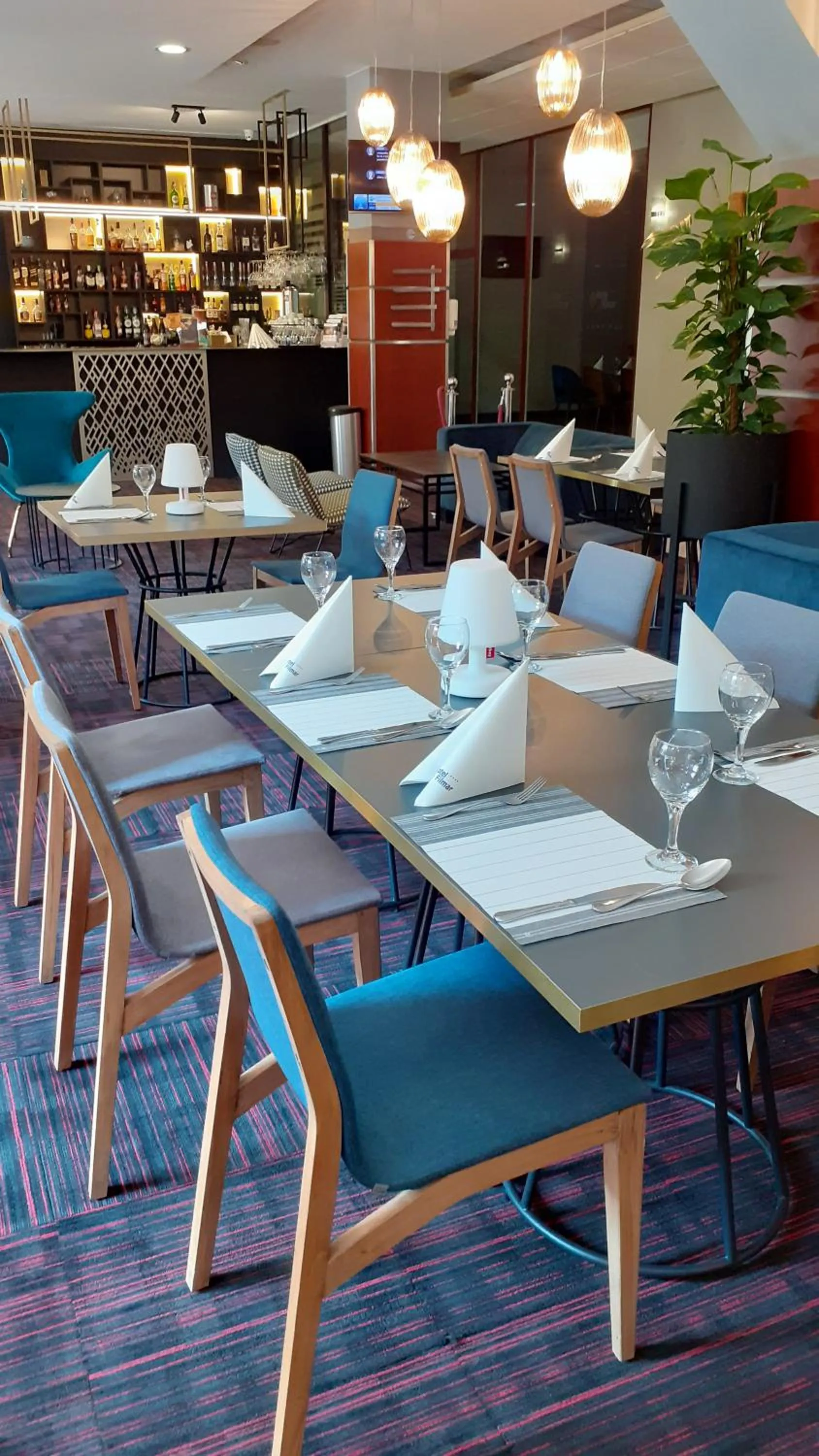 Restaurant/places to eat in Hotel Filmar