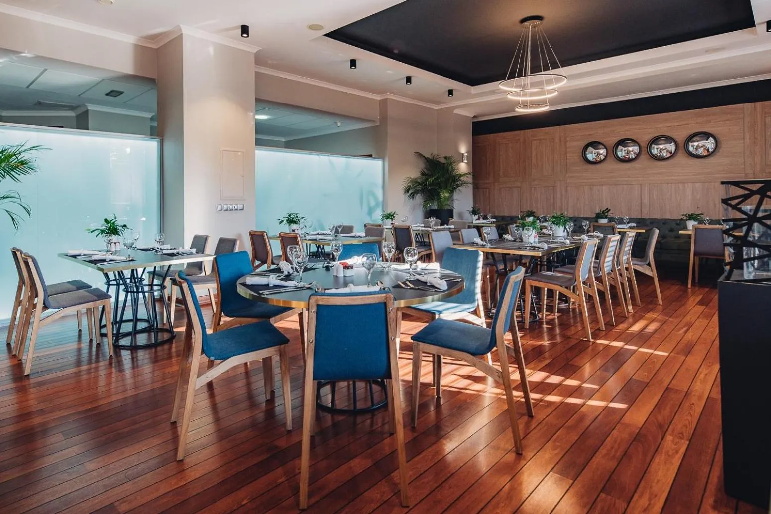 Restaurant/places to eat in Hotel Filmar