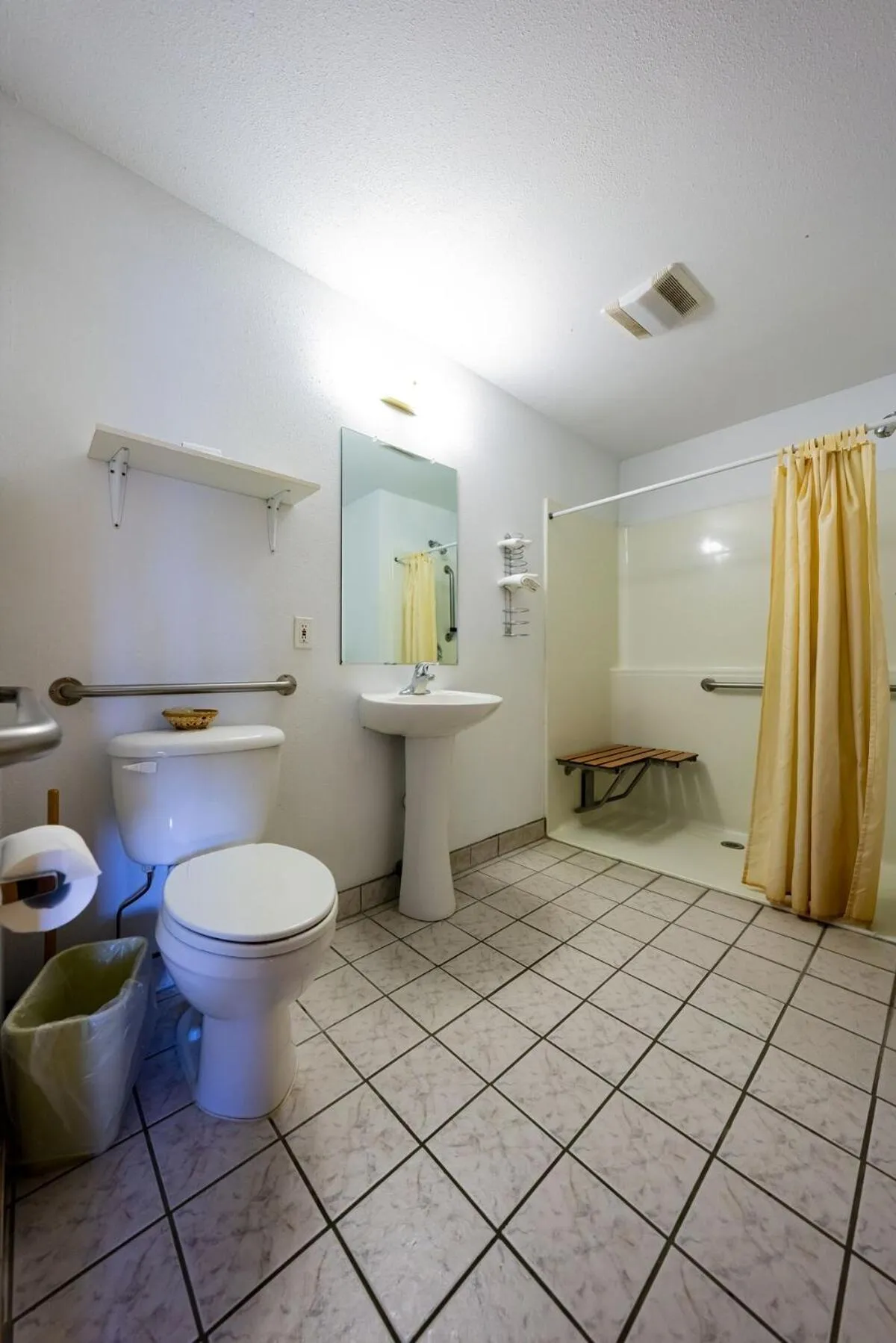 Shower in Budget 8 Motel