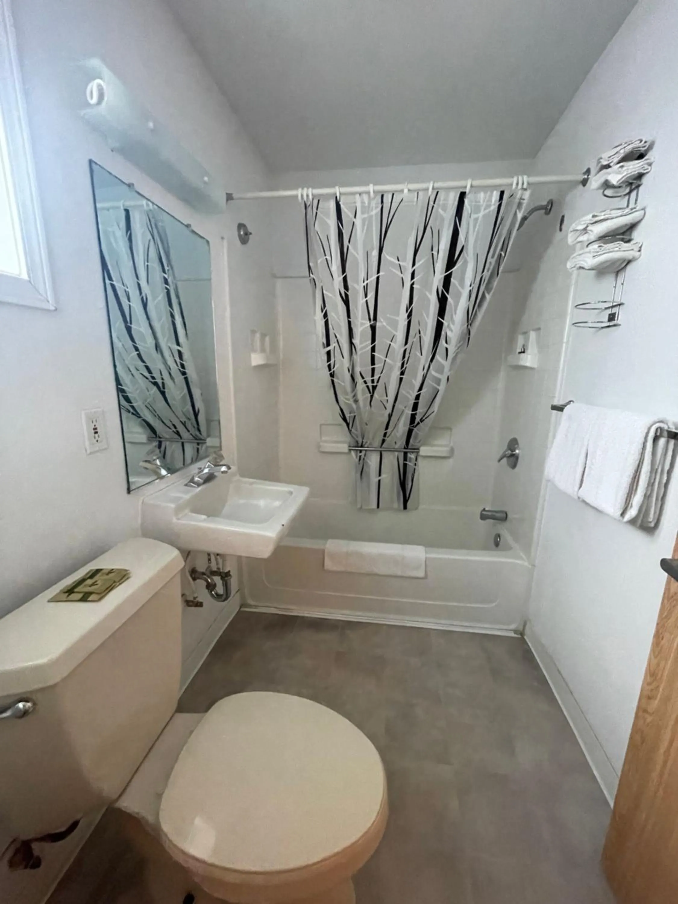 Bathroom in Budget 8 Motel