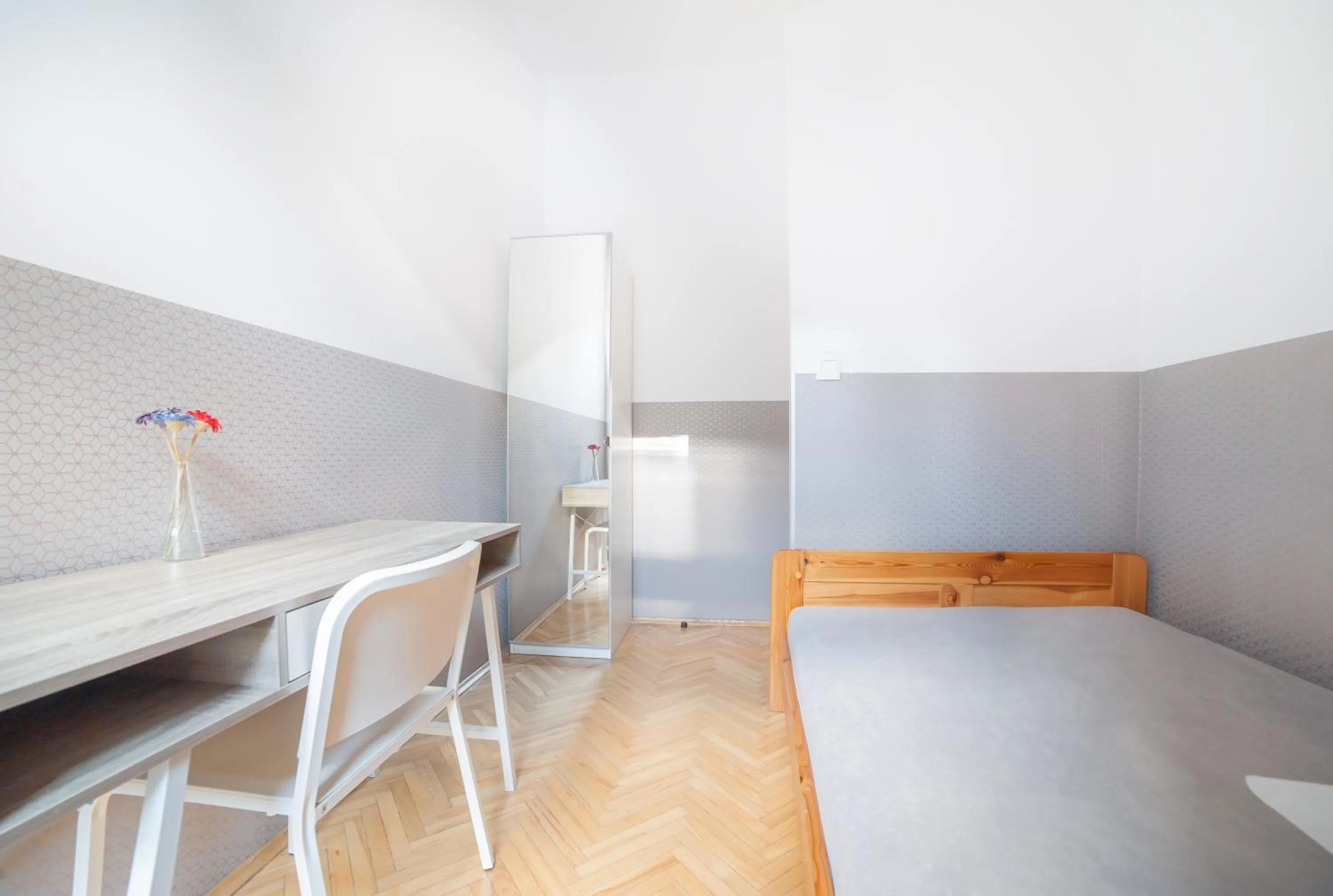 Bedroom, Bed in Dizzy Daisy Hostel