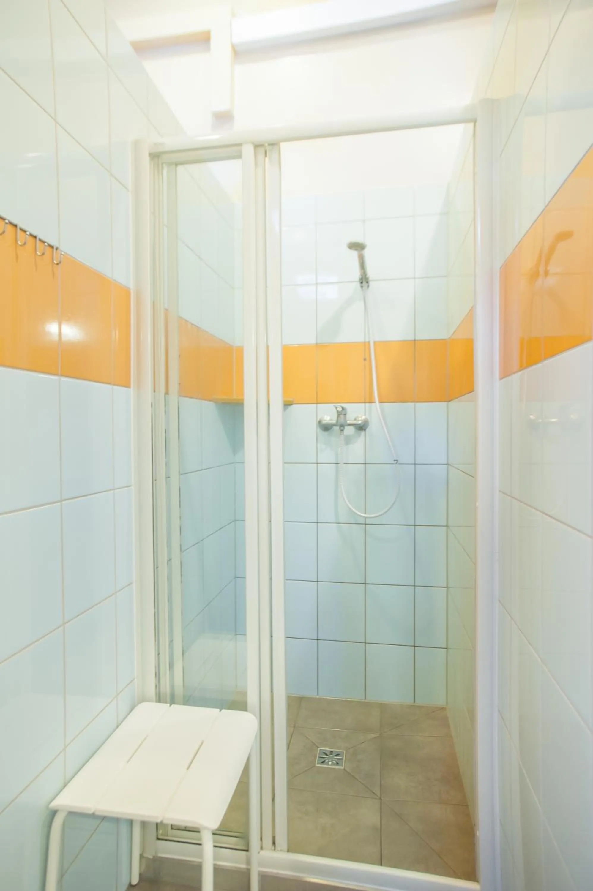 Bathroom in Dizzy Daisy Hostel