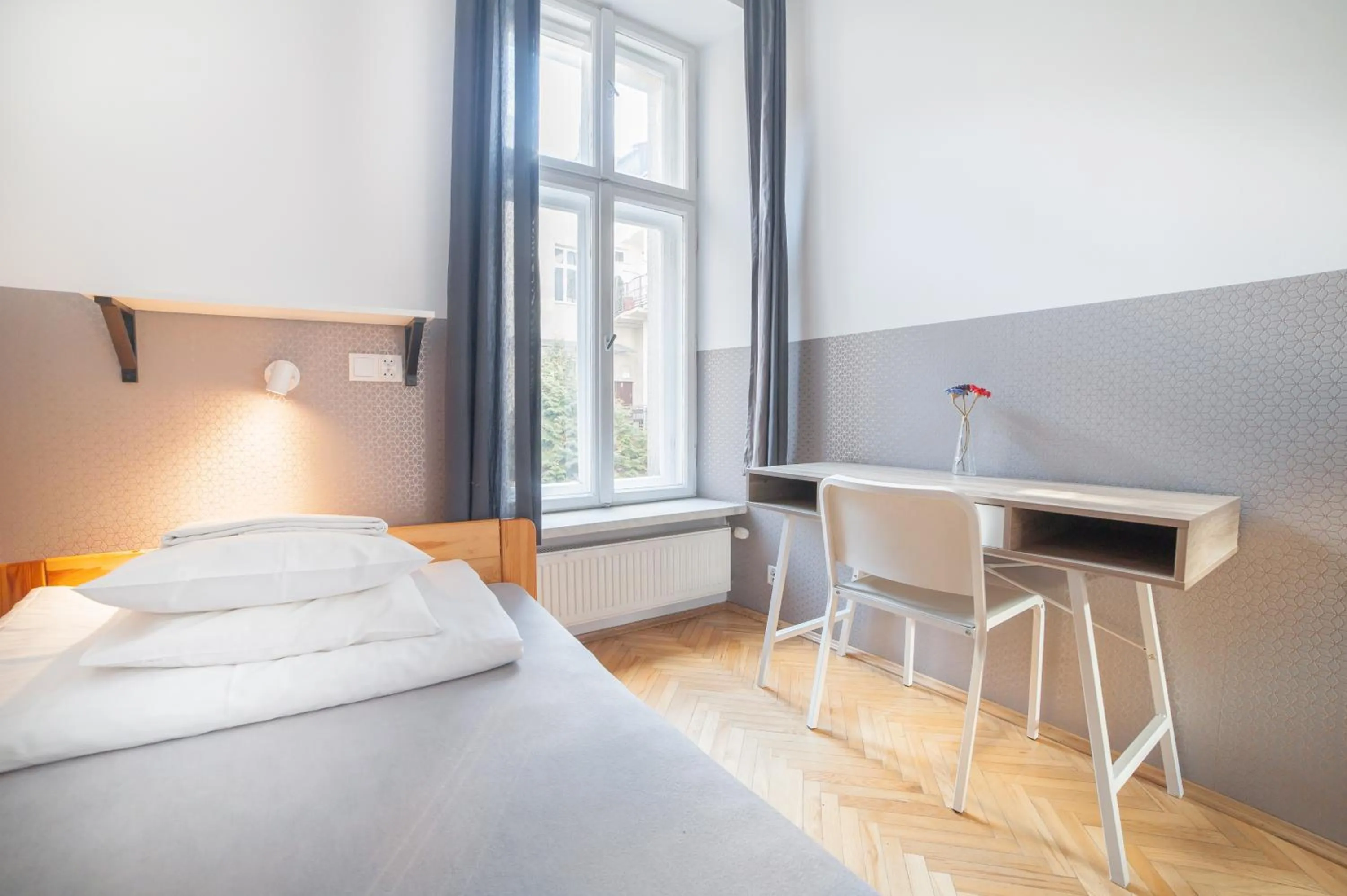 Bedroom, Bed in Dizzy Daisy Hostel