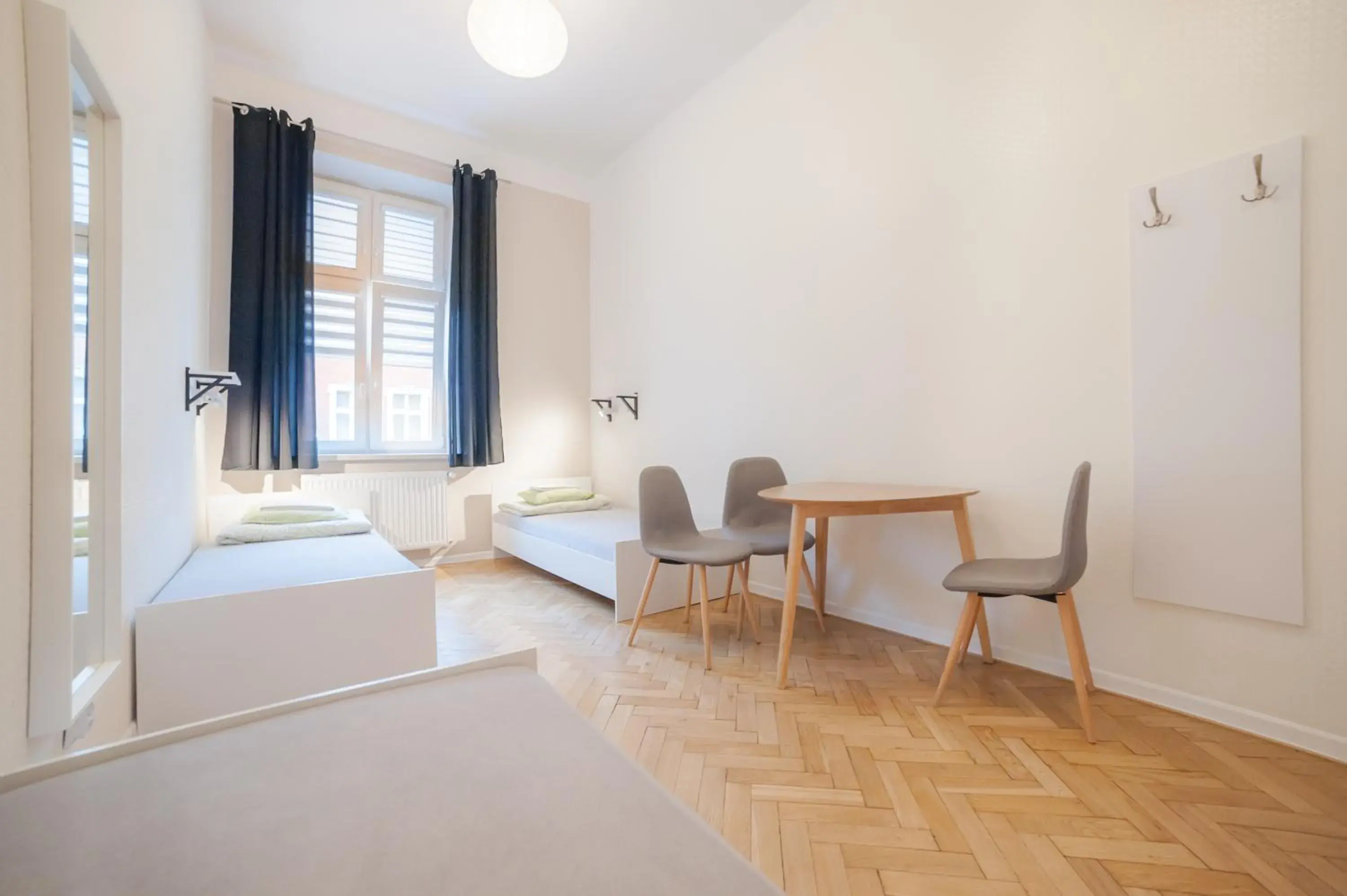 Triple Room with Shared Bathroom in Dizzy Daisy Hostel Triple Room with Shared Bathroom in Dizzy Daisy Hostel