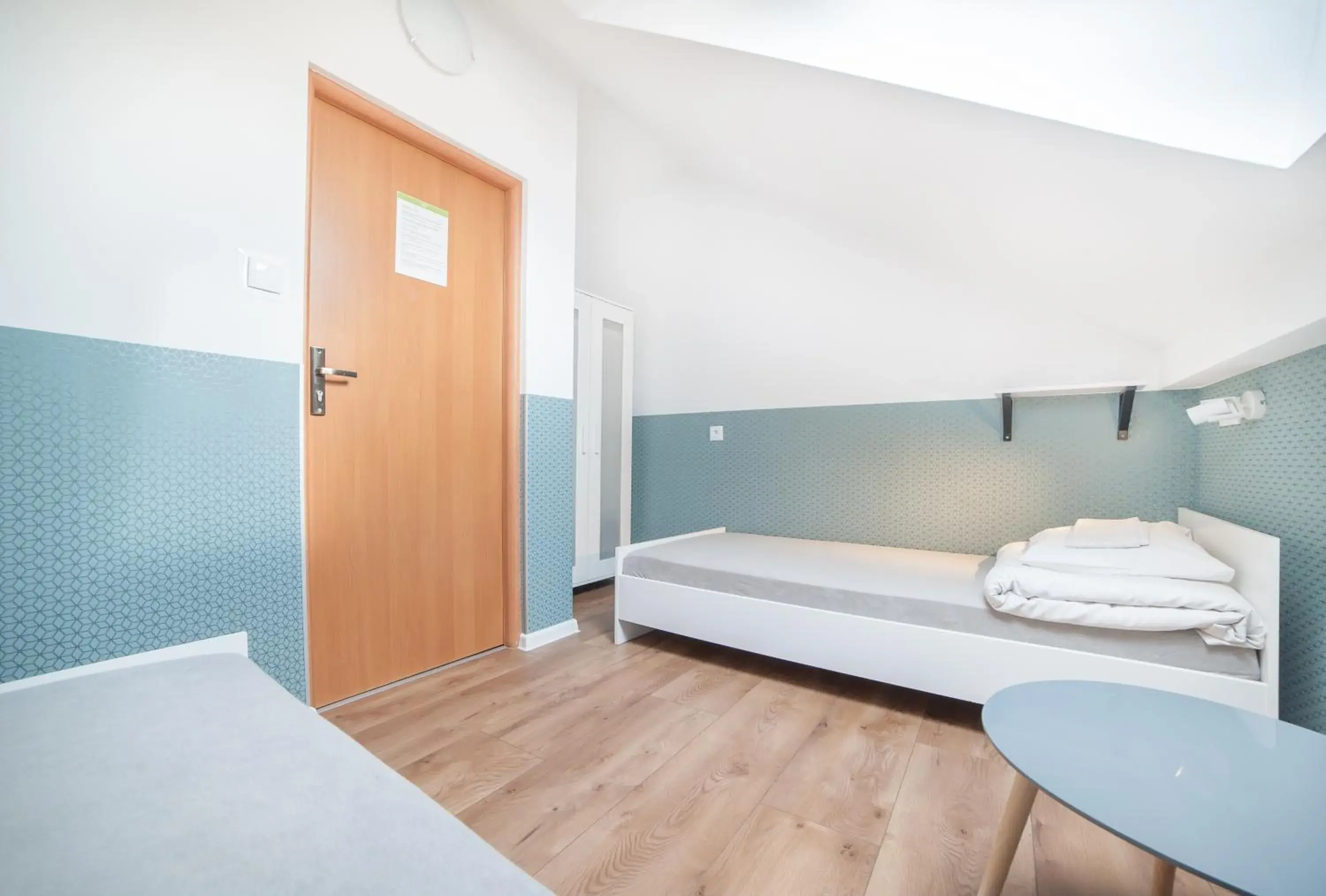 Twin Room with Shared Bathroom in Dizzy Daisy Hostel Twin Room with Shared Bathroom in Dizzy Daisy Hostel