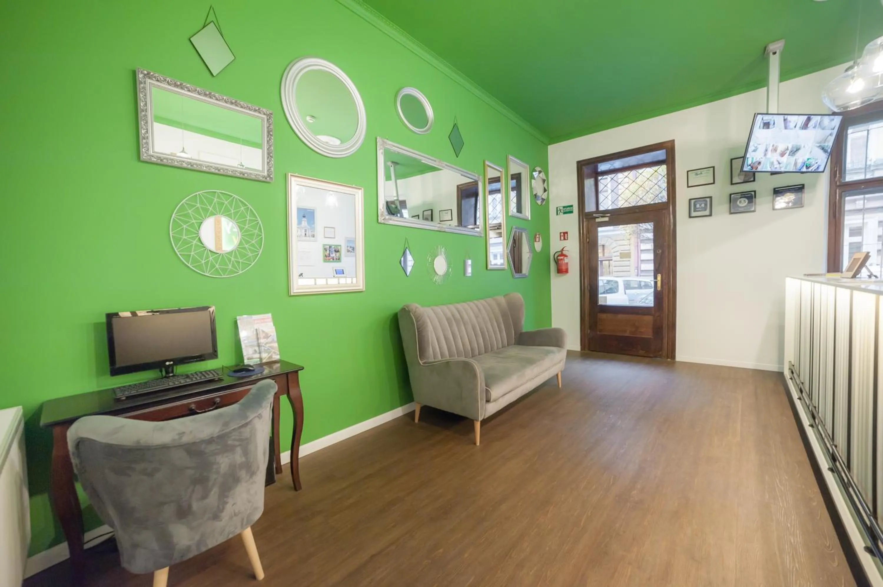 Lobby or reception in Dizzy Daisy Hostel